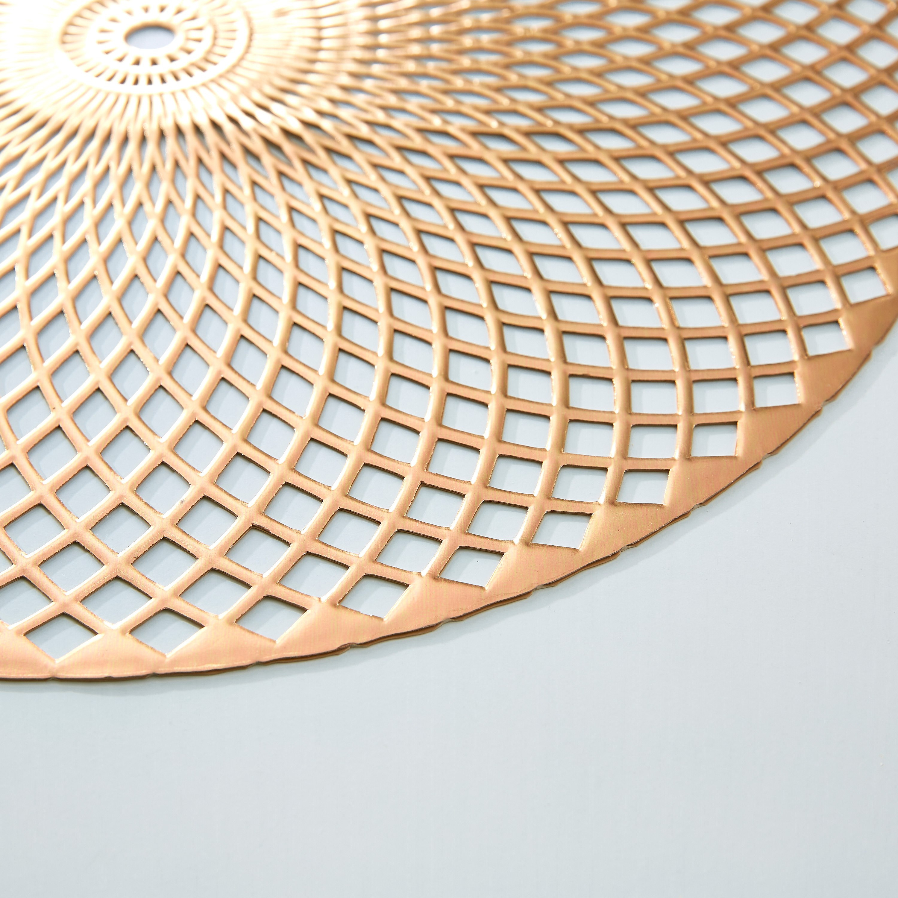 لبادة صحون بي في سي مستديرة من إلياس - 38 سم-hbxdecorandfurnishings-homefurnishings-tablelinens-image-2