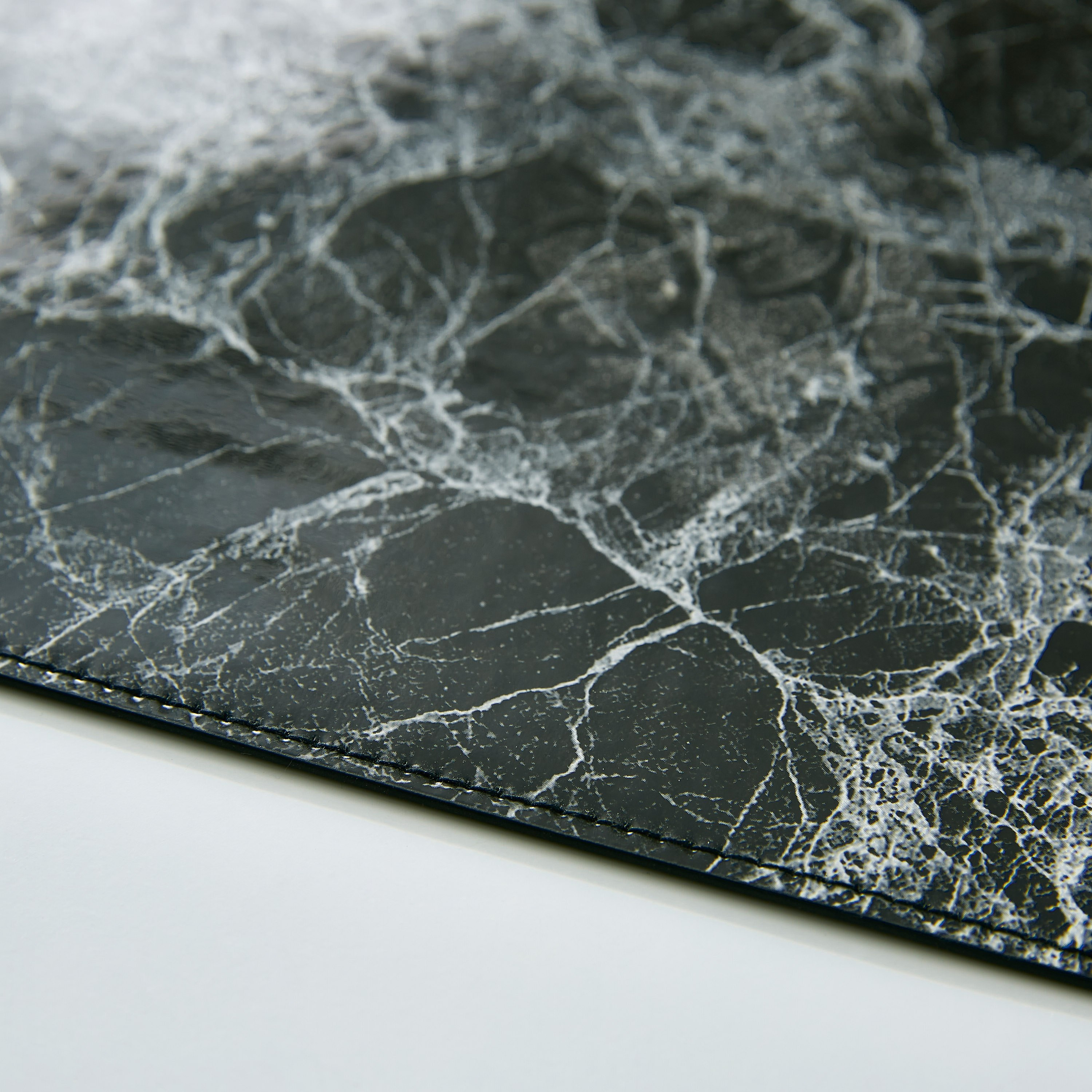 Liam PVC Placemat - 32x45 cm-hbxdecorandfurnishings-homefurnishings-tablelinens-image-2