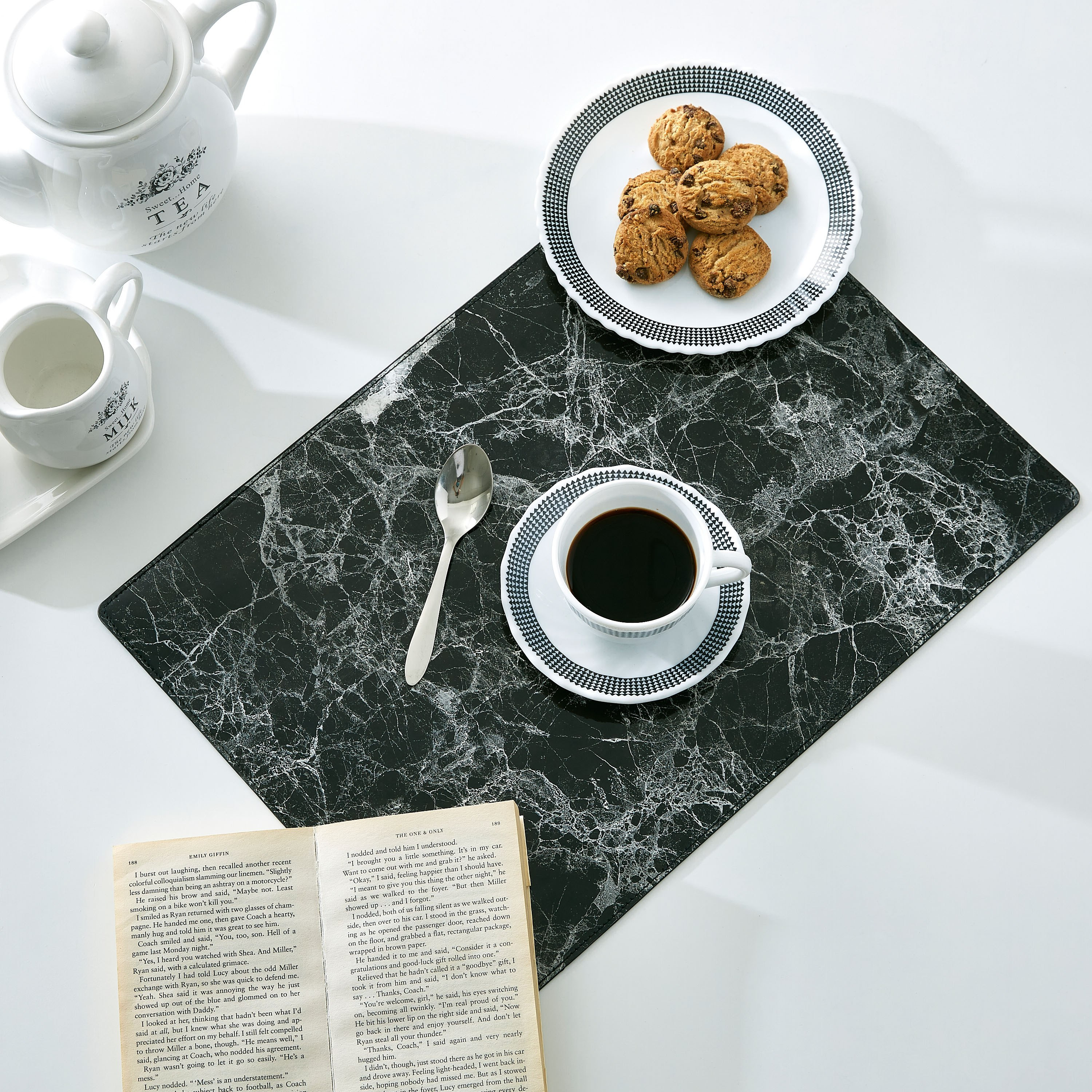 Liam PVC Placemat - 32x45 cm-hbxdecorandfurnishings-homefurnishings-tablelinens-image-3
