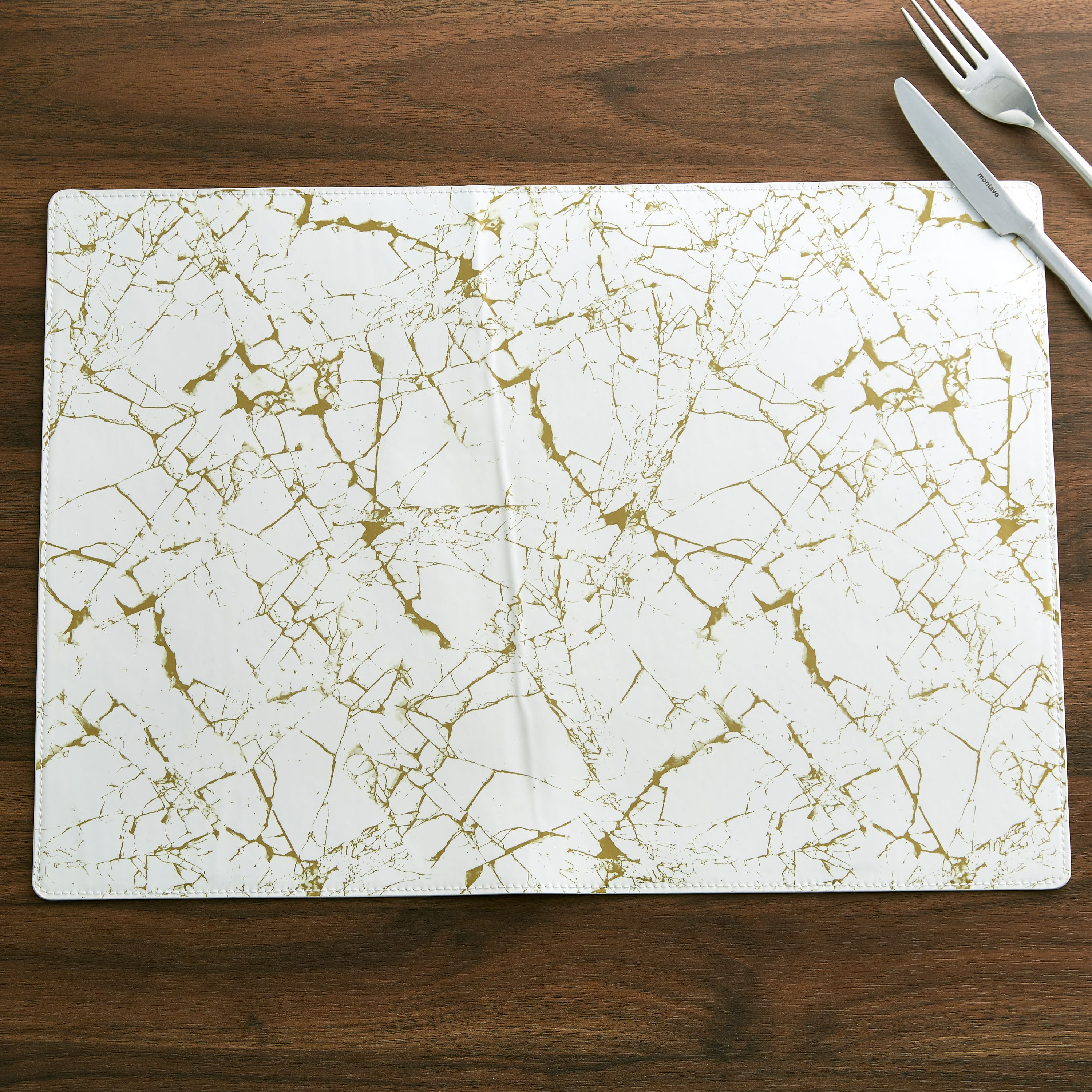 لبادة صحون بي في سي من ليام - 32x45 سم-hbxdecorandfurnishings-homefurnishings-tablelinens-image-1