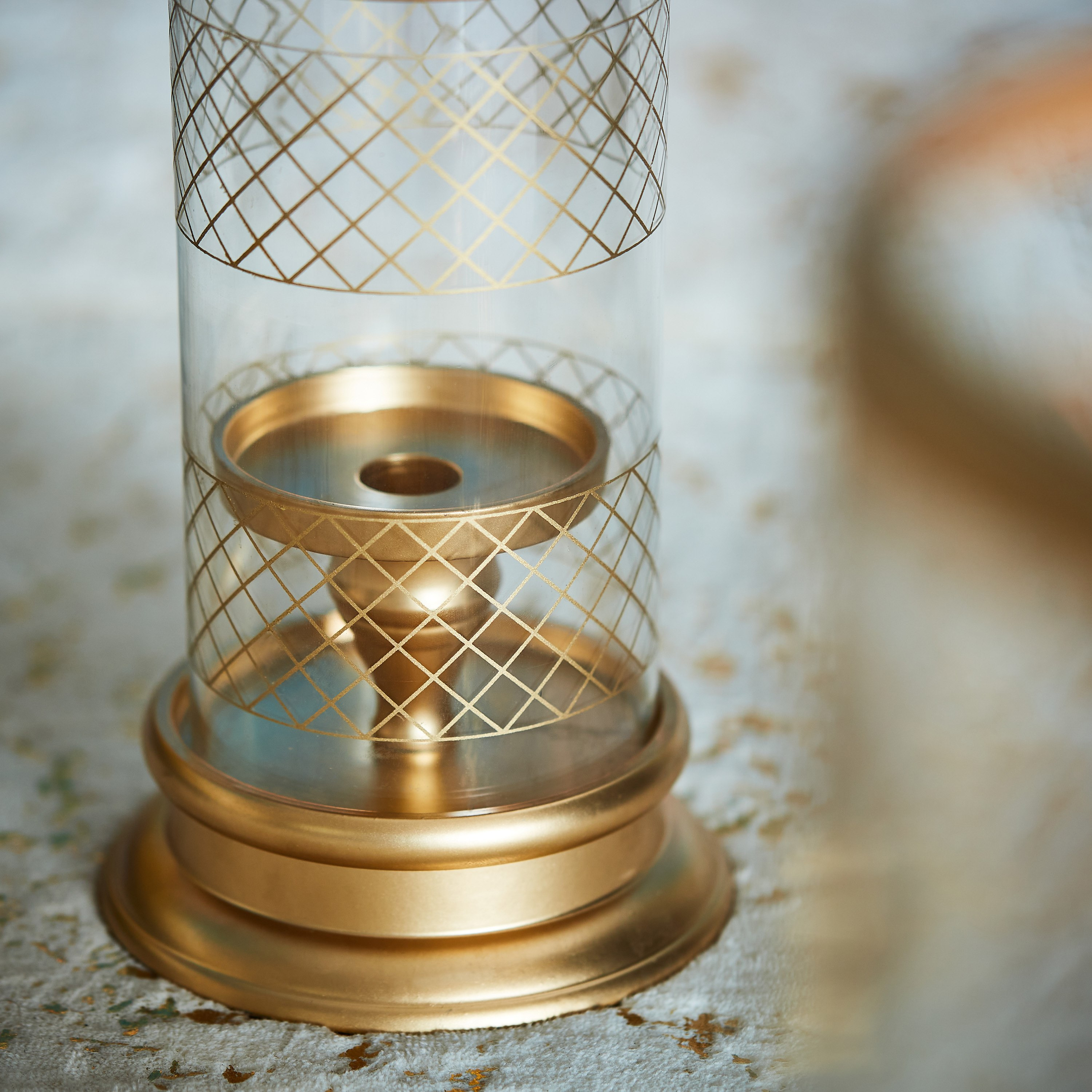 حامل شموع بغطاء زجاجي من ألور-hbxlivingroom-decorandaccessories-candleholders-image-3