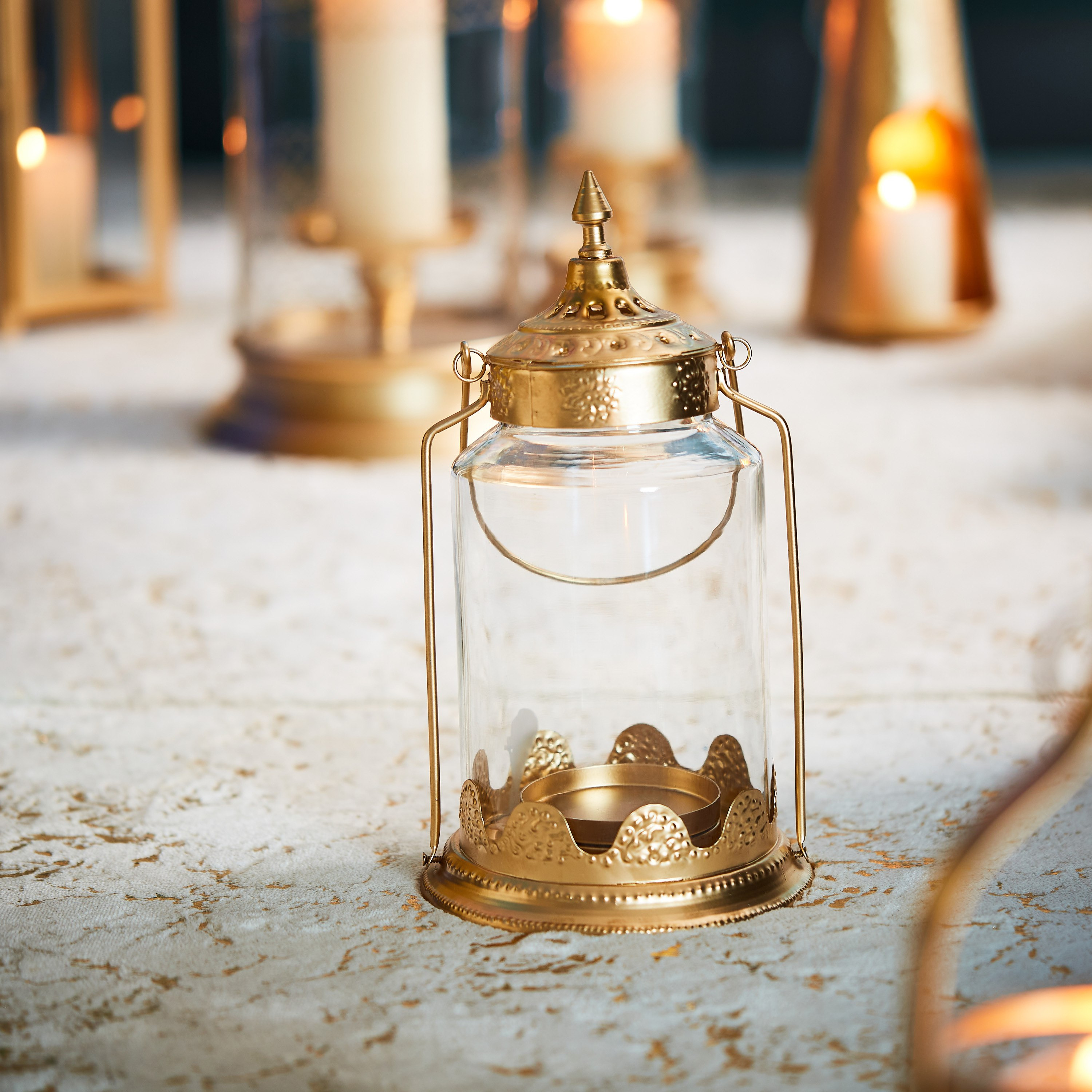 حامل شموع بغطاء زجاجي من ألور-hbxlivingroom-decorandaccessories-candleholders-image-1
