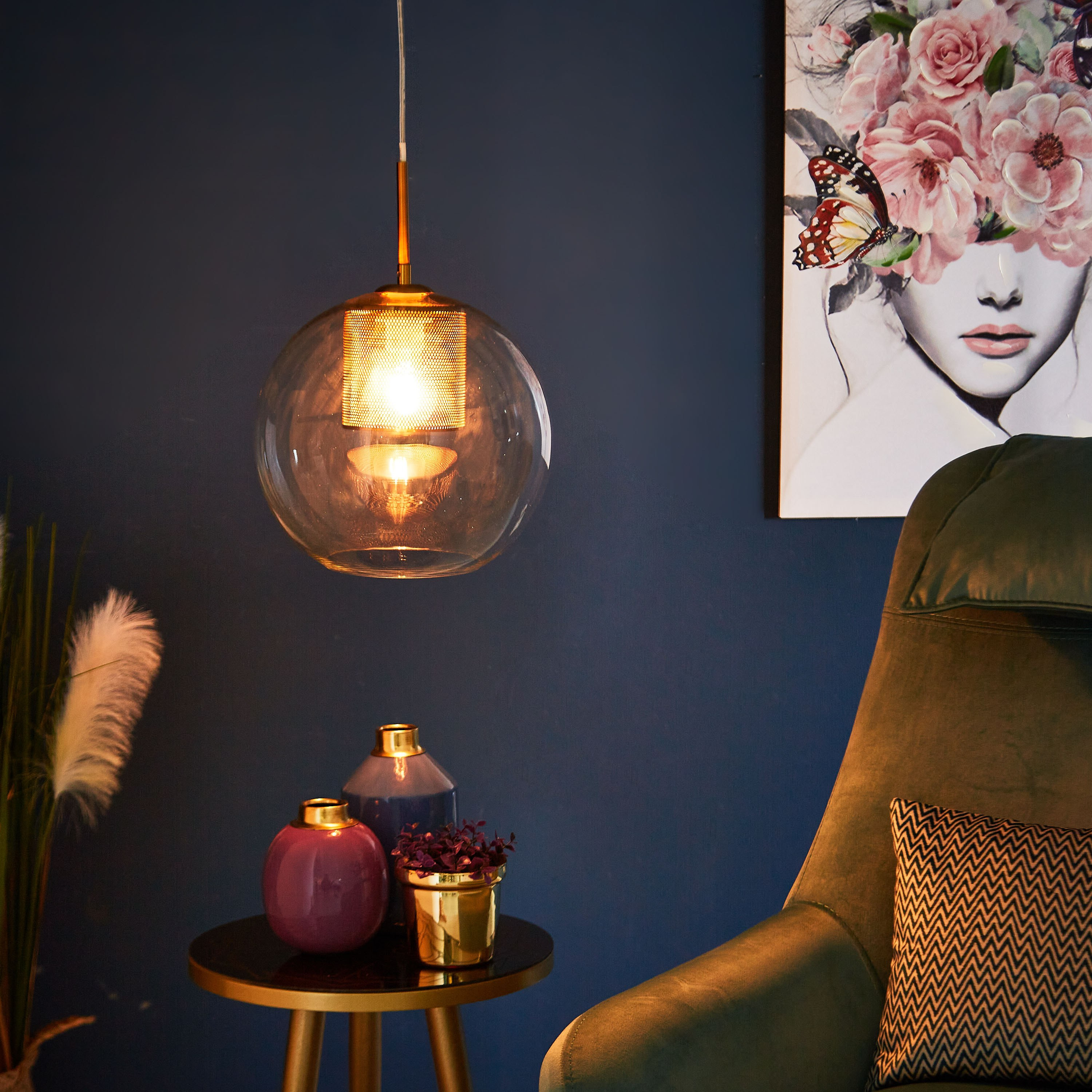 مصباح سقف معدني ذهبي بعلبة زجاجية مستديرة شفافة من ماتيو - 30x40 سم-hbxhomeware-hbxdecorandfurnishings-image-4