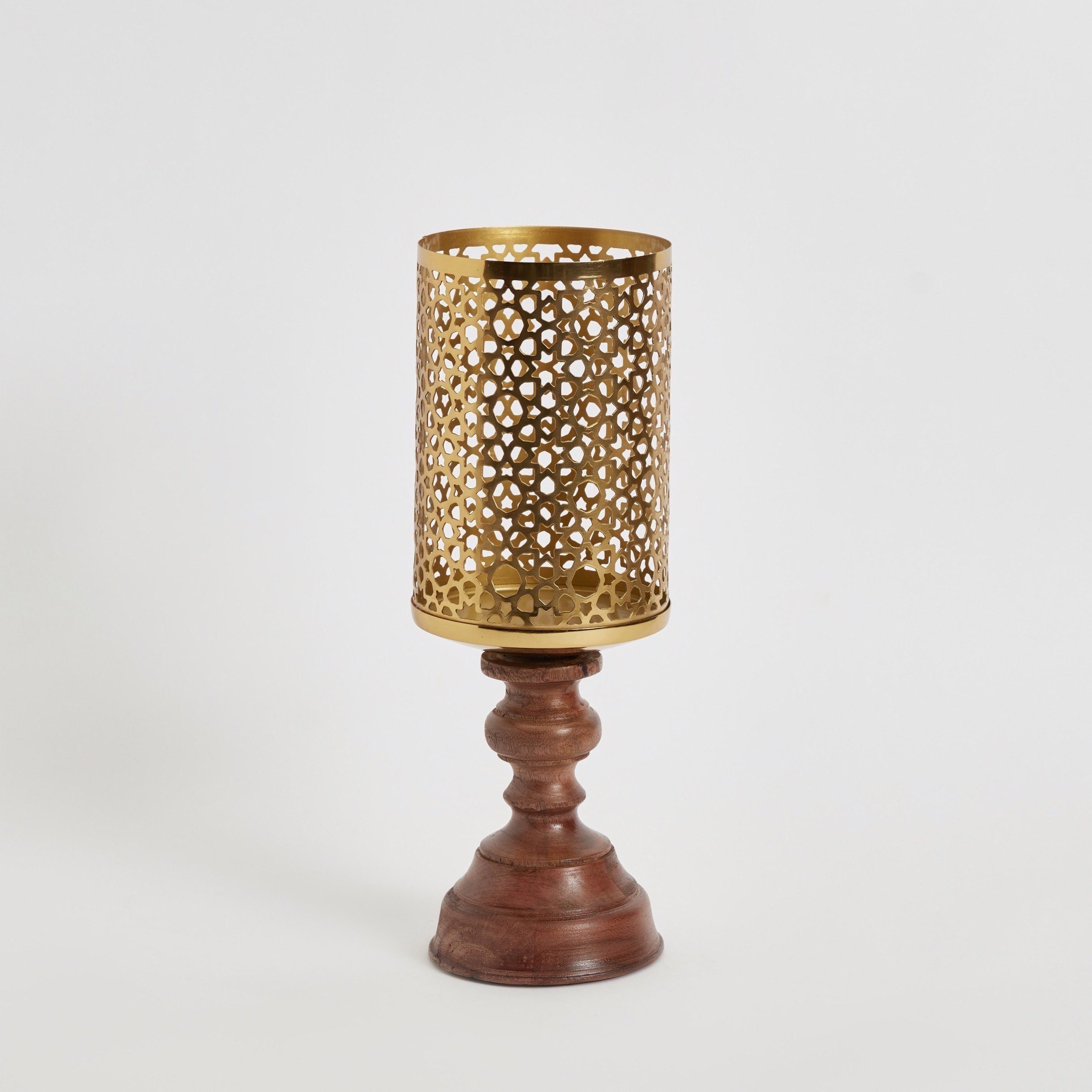 حامل شموع صغير بتصميم فانوس معدني جالي من مشربية مهر - 13.3x13.3x36 سم-hbxlivingroom-decorandaccessories-candleholders-image-7