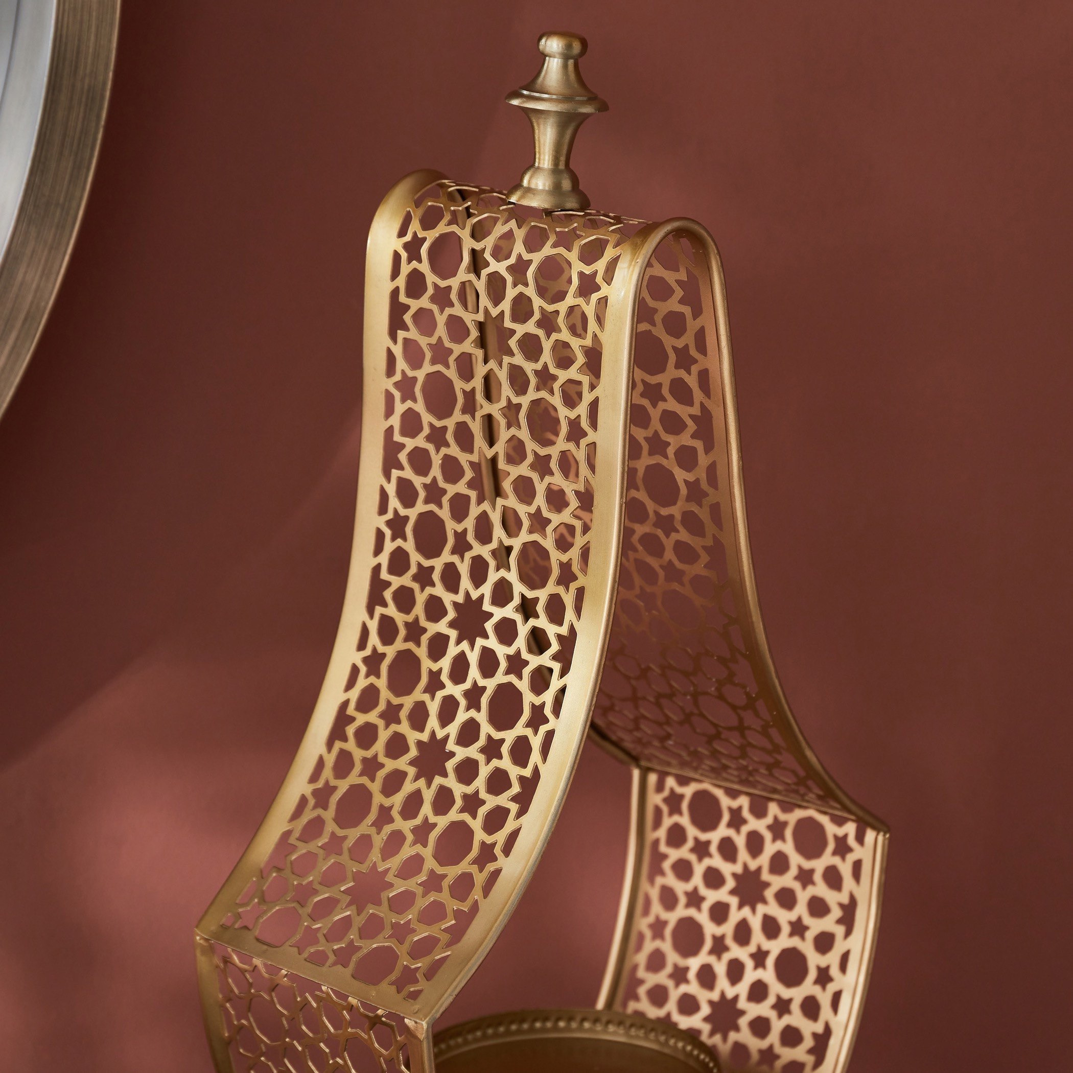 حامل شموع جاروخا معدني من مشربية - 49 سم-hbxlivingroom-decorandaccessories-candleholders-image-3