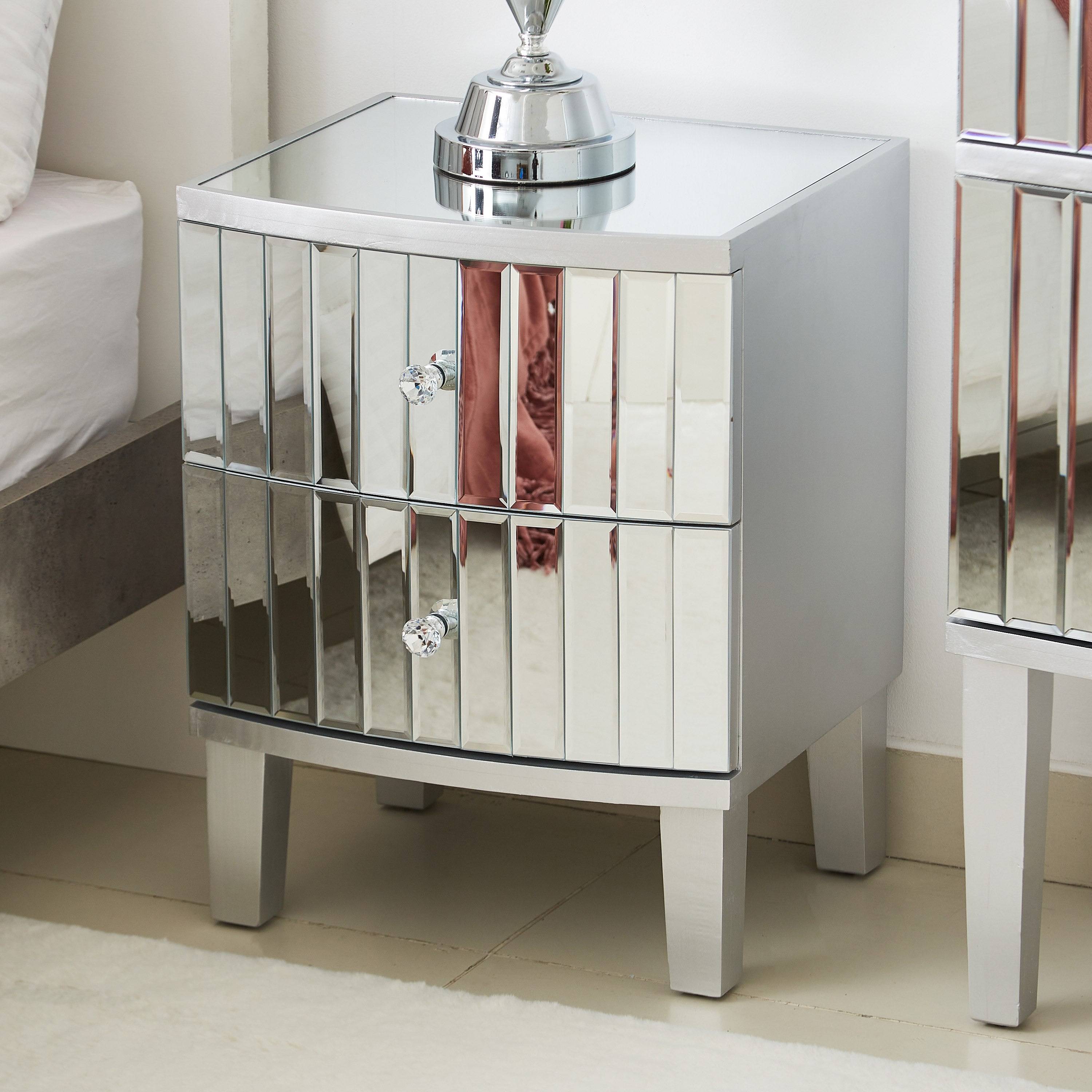 طاولة سرير جانبية بسطح مرآة ودرجين - تايلور سارة من موڤو-hbxfurniture-bedroom-nightstands-image-2