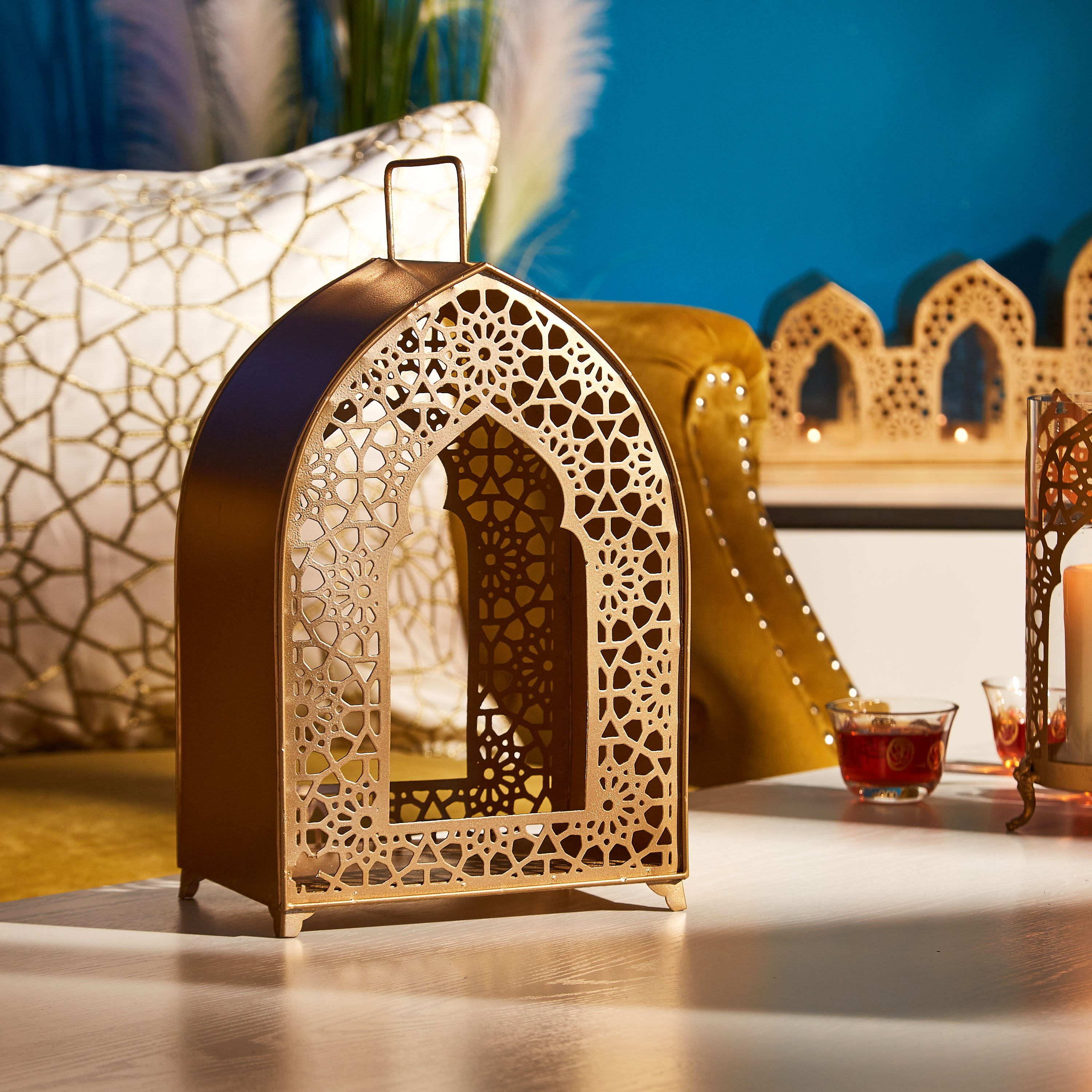 فانوس جاروخا معدني مشربية من كاي-hbxdecorandfurnishings-homeaccessories-lanterns-image-2