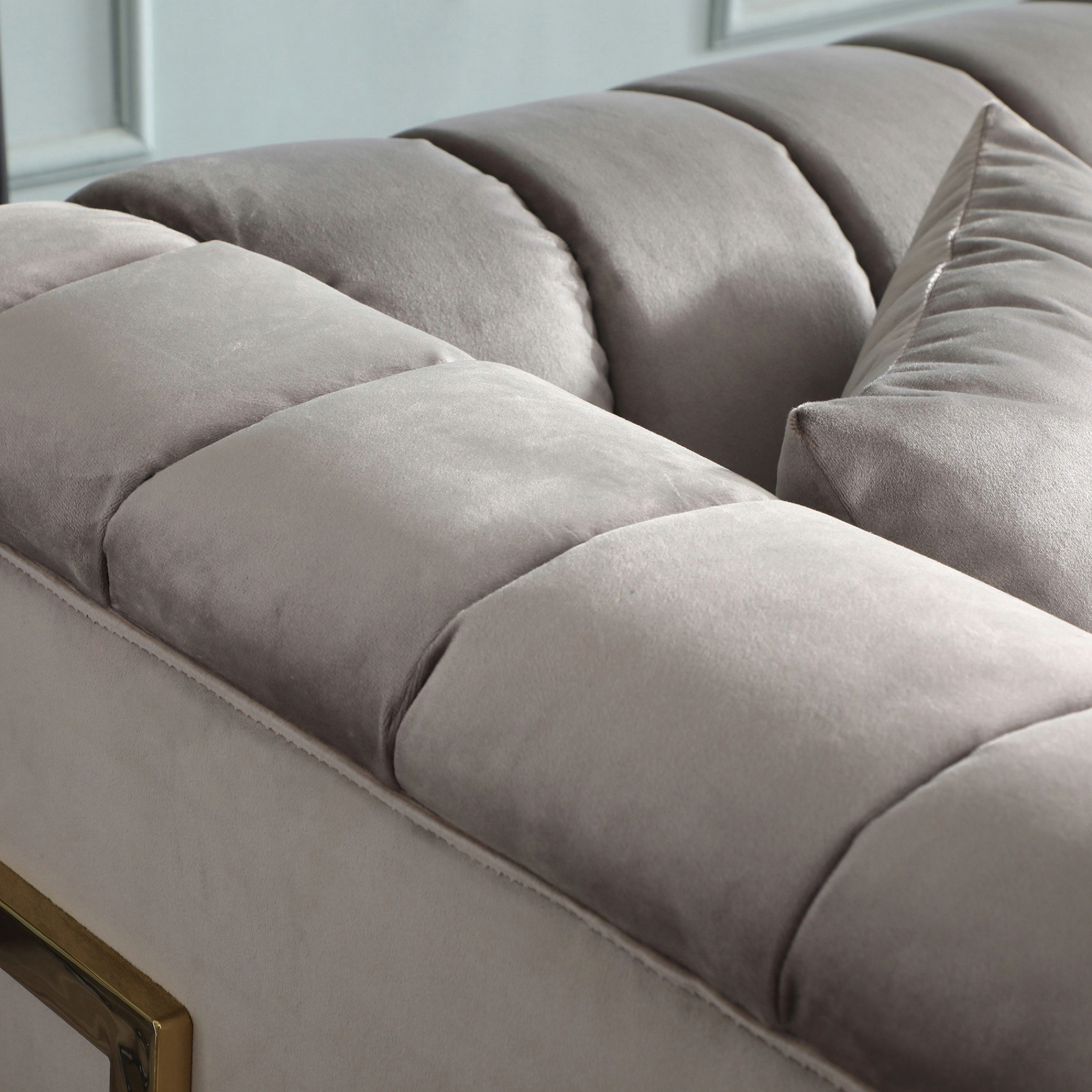 كنبة مخمليّة 3 مقاعد من آندس-hbxlivingroom-sofasandarmchairs-sofas-image-10
