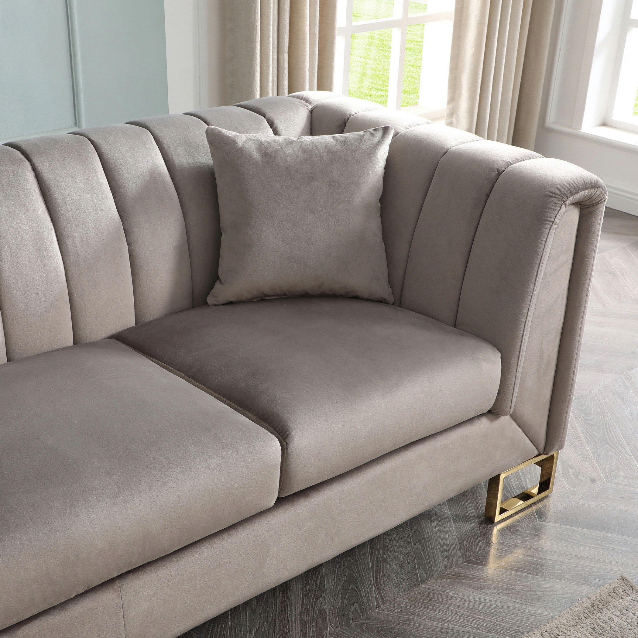كنبة مخمليّة 3 مقاعد من آندس-hbxlivingroom-sofasandarmchairs-sofas-image-6
