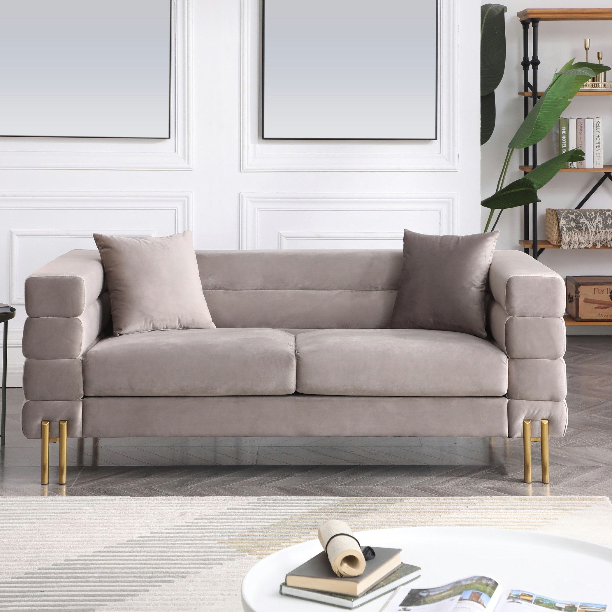 كنبة مخملية مقعدين مع وسادتين من جوديث-hbxlivingroom-sofasandarmchairs-sofas-image-1