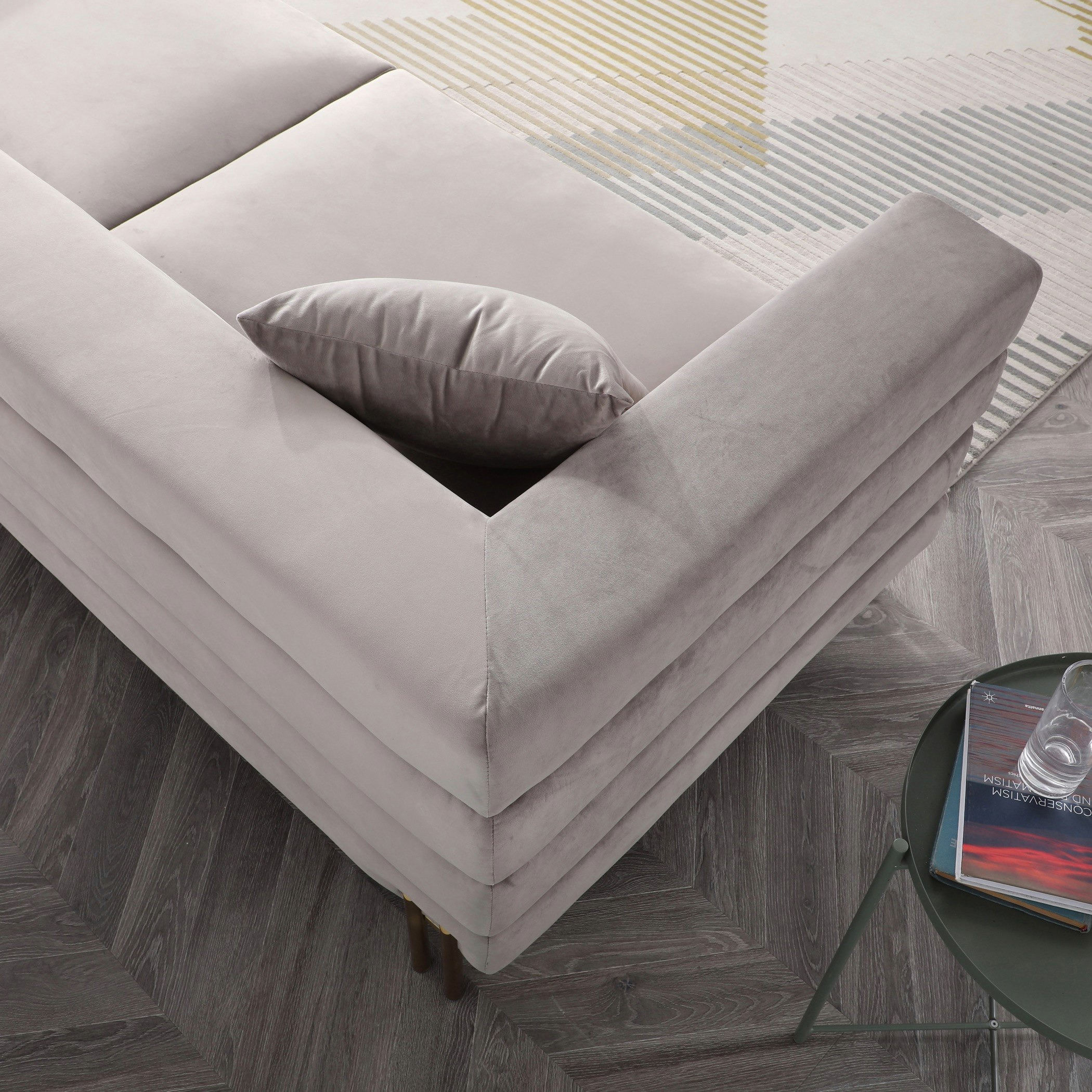 كنبة مخملية مقعدين مع وسادتين من جوديث-hbxlivingroom-sofasandarmchairs-sofas-image-8
