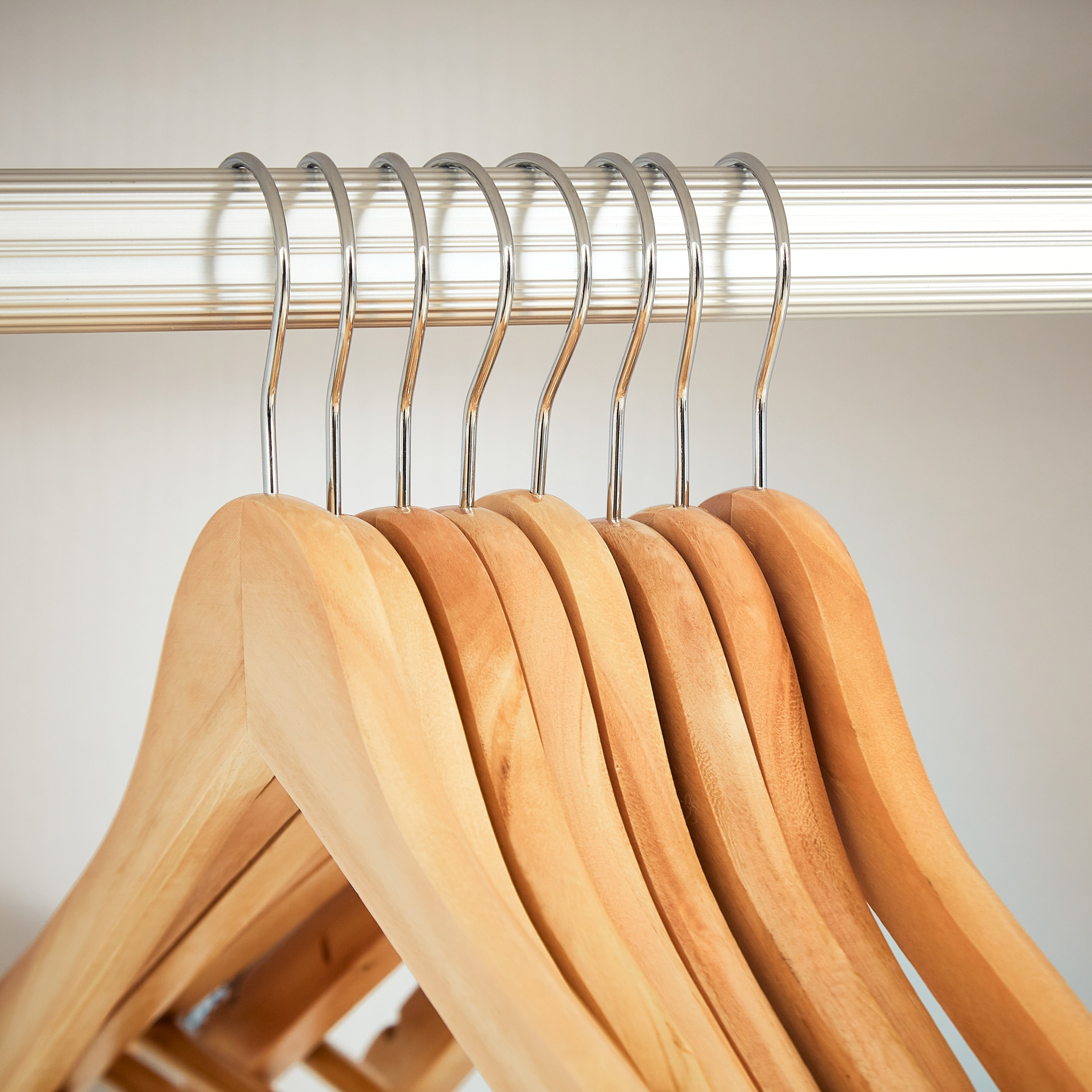 علّاقات خشبية من فوريست - طقم من 8 قطع-hbxhomeware-bathandlaundry-clothesdryingracks-image-3