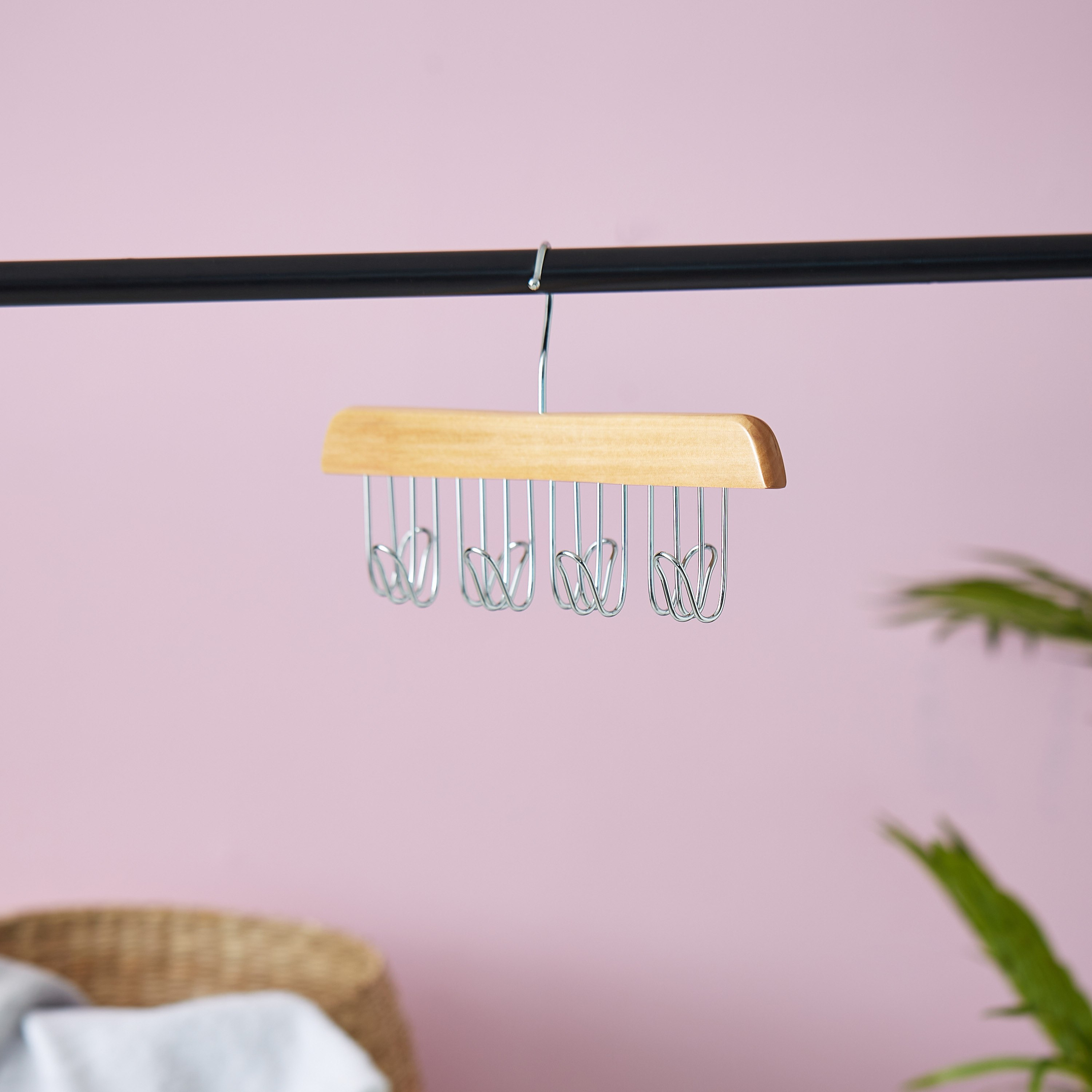 رفّ خشب للأحزمة وربطات العنق بـ 8 خُطافات من فوريست-hbxhomeware-bathandlaundry-clothesdryingracks-image-1