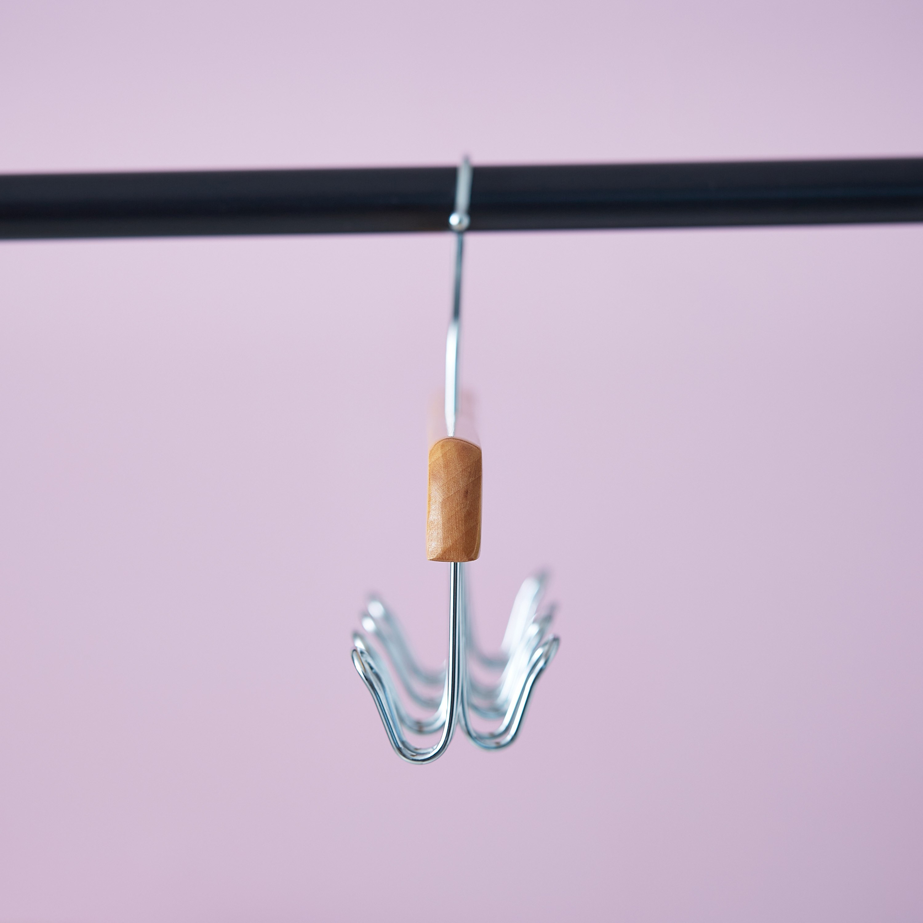 رفّ خشب للأحزمة وربطات العنق بـ 8 خُطافات من فوريست-hbxhomeware-bathandlaundry-clothesdryingracks-image-2