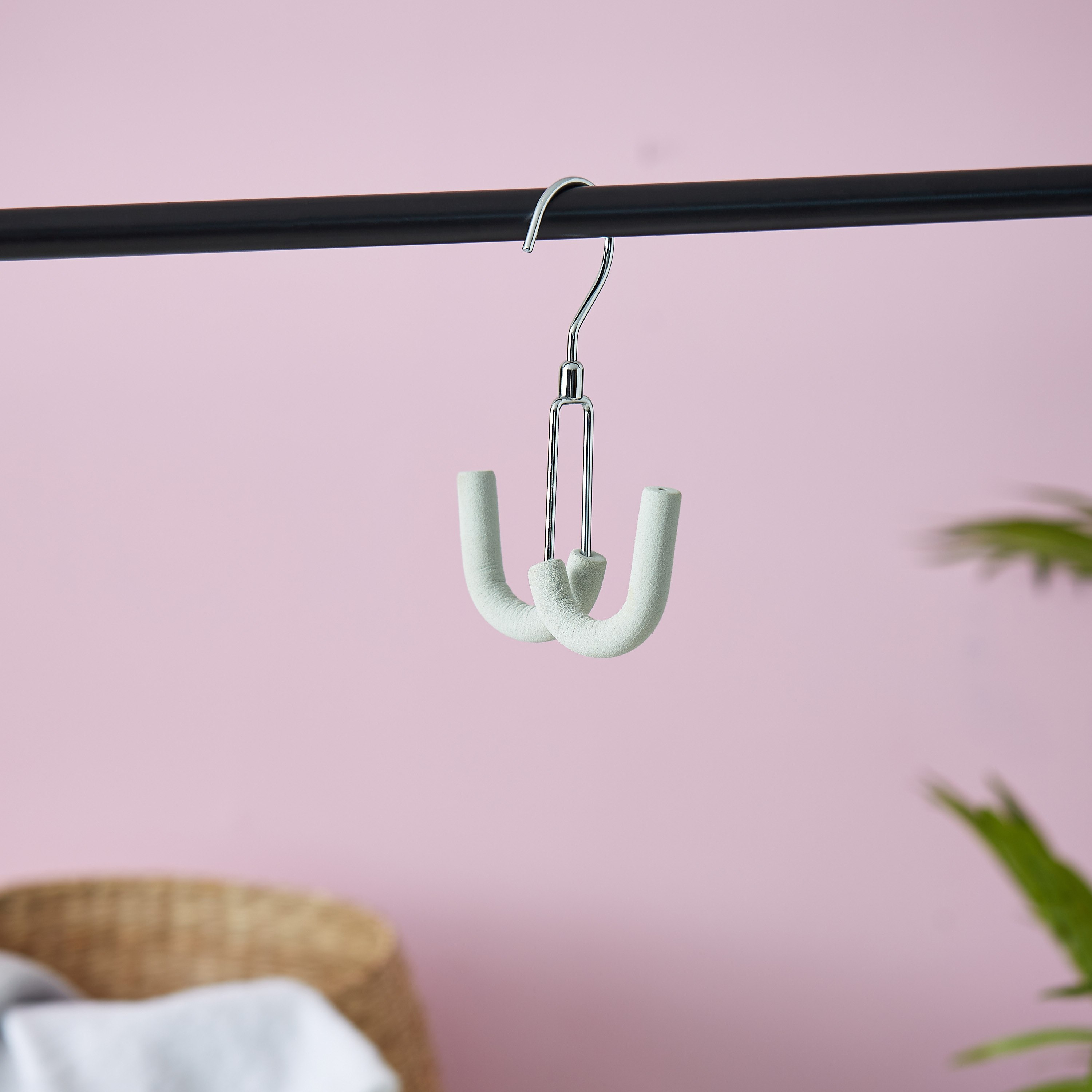 علاقة مغطاة بالفوم من فيجا-hbxhomeware-bathandlaundry-clothesdryingracks-image-1