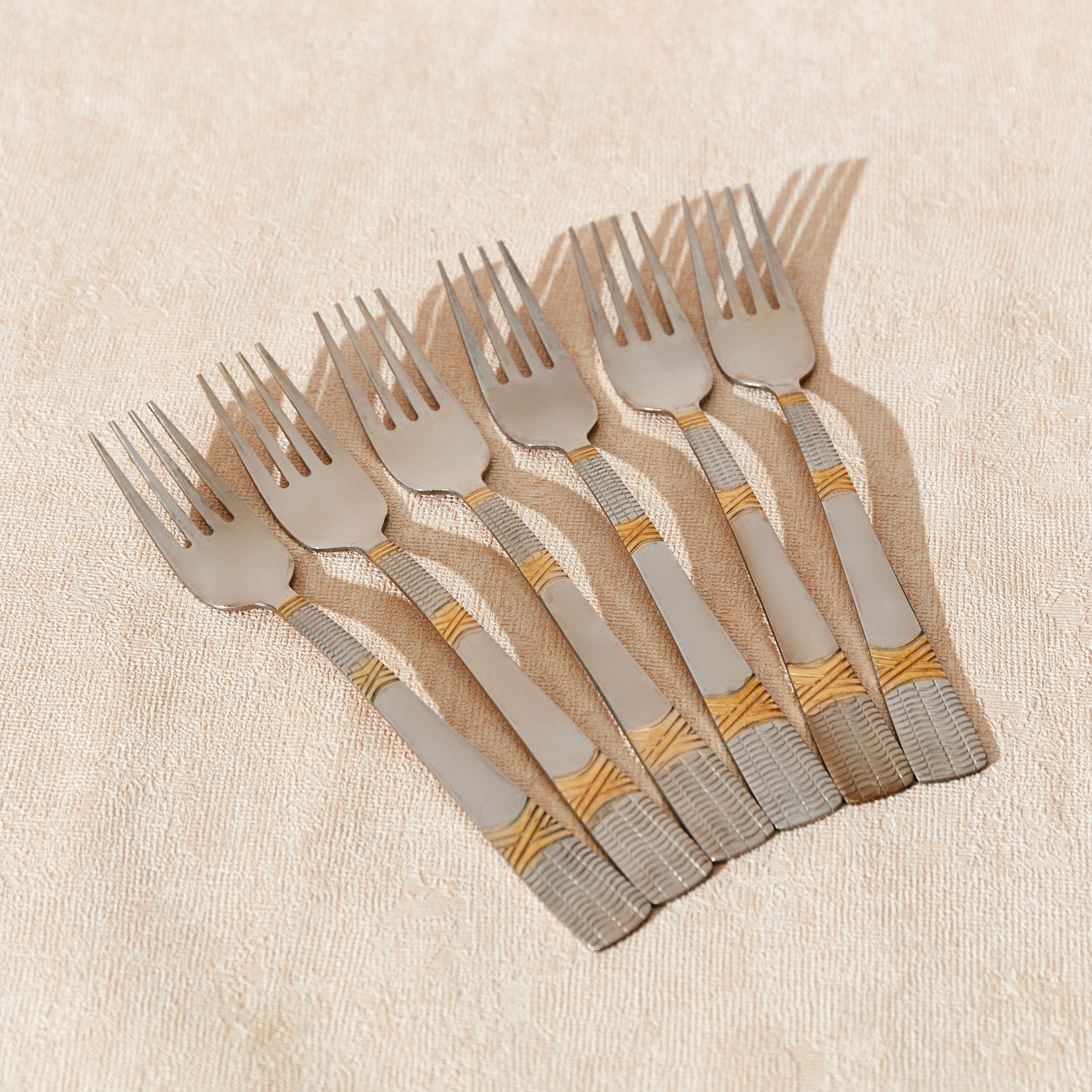 طقم أدوات مائدة مع حامل من فيستيف - 24 قطعة-hbxhomeware-hbxkitchen-image-4