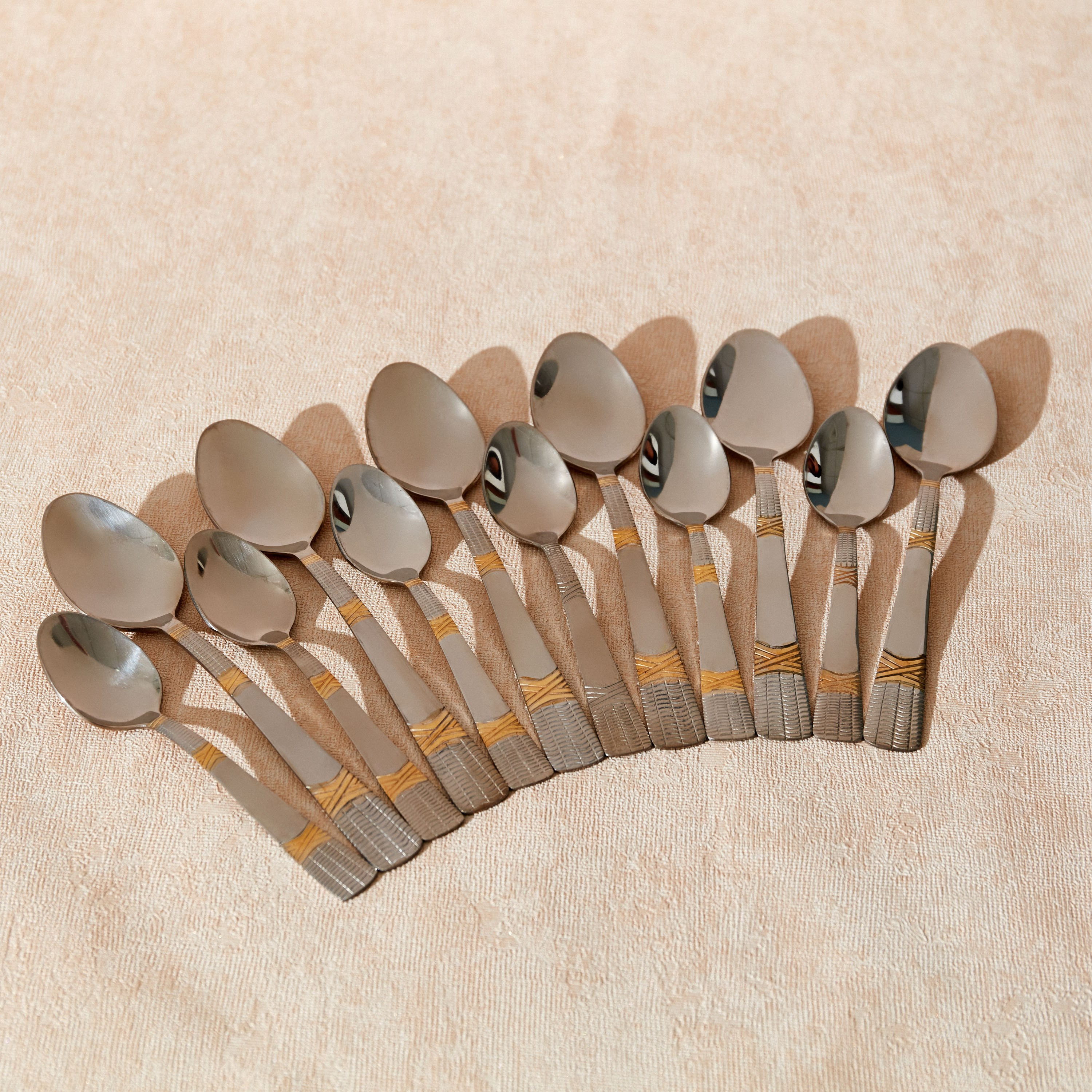 طقم أدوات مائدة مع حامل من فيستيف - 24 قطعة-hbxhomeware-hbxkitchen-image-6