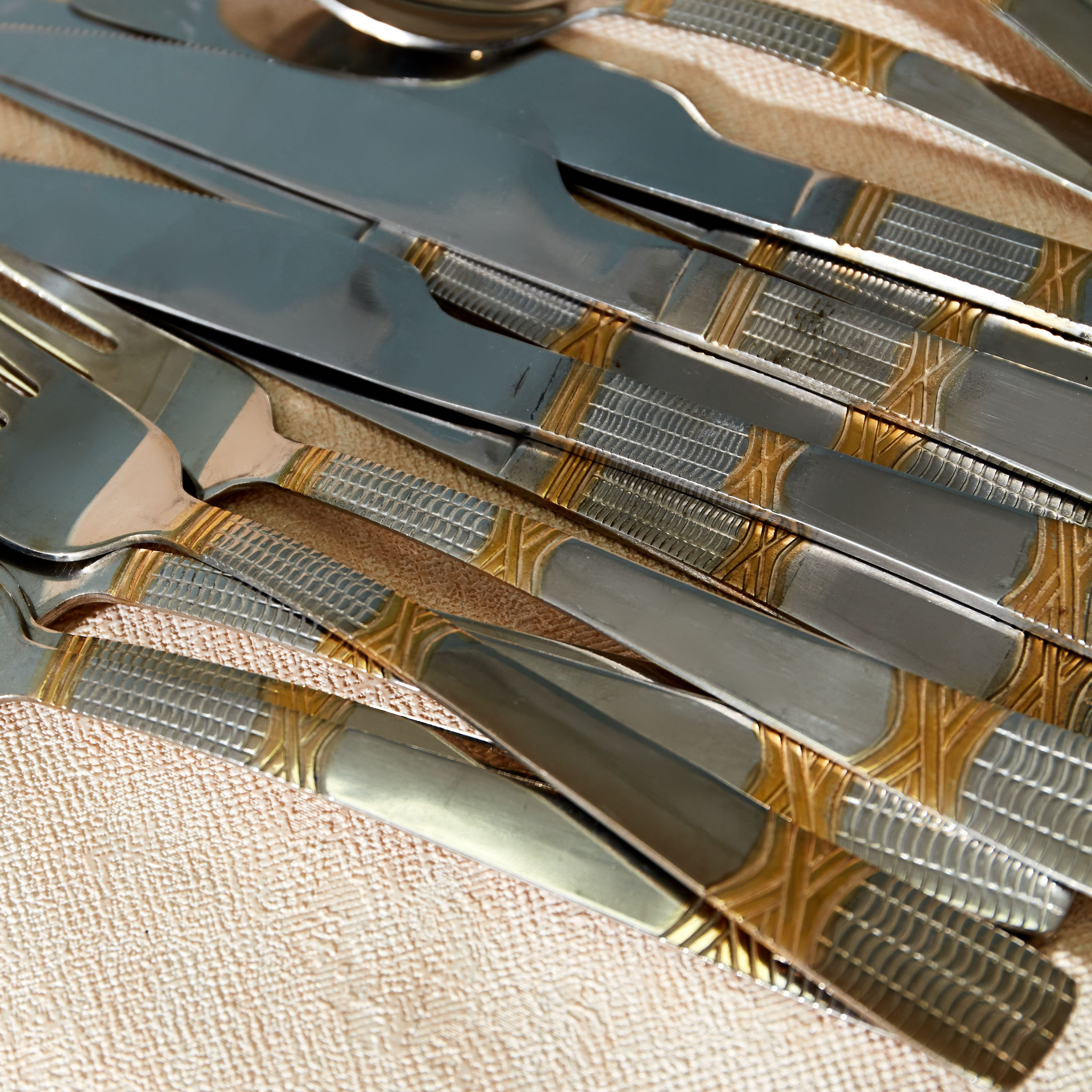 طقم أدوات مائدة مع حامل من فيستيف - 24 قطعة-hbxhomeware-hbxkitchen-image-8