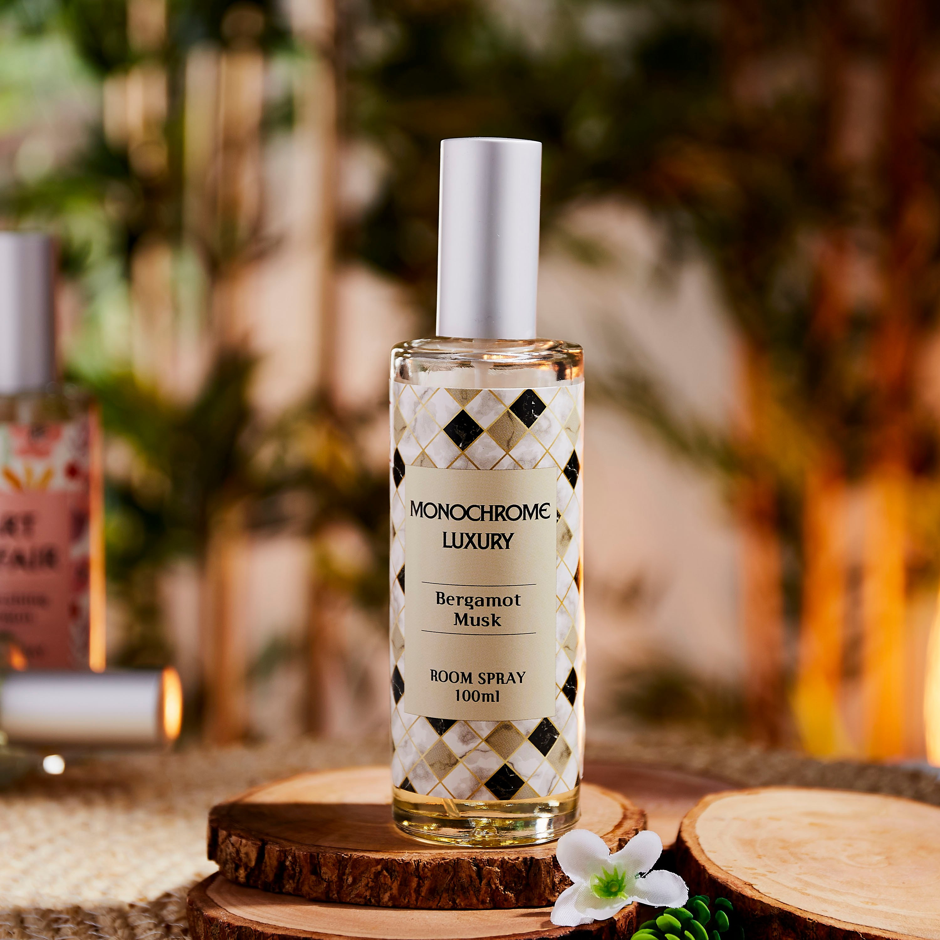 معطر غرف برائحة مسك البرغموت الفاخر أحادي اللون من زين - 100 مل-hbxdecorandfurnishings-homefragrance-roomfreshnersandaromamist-image-1