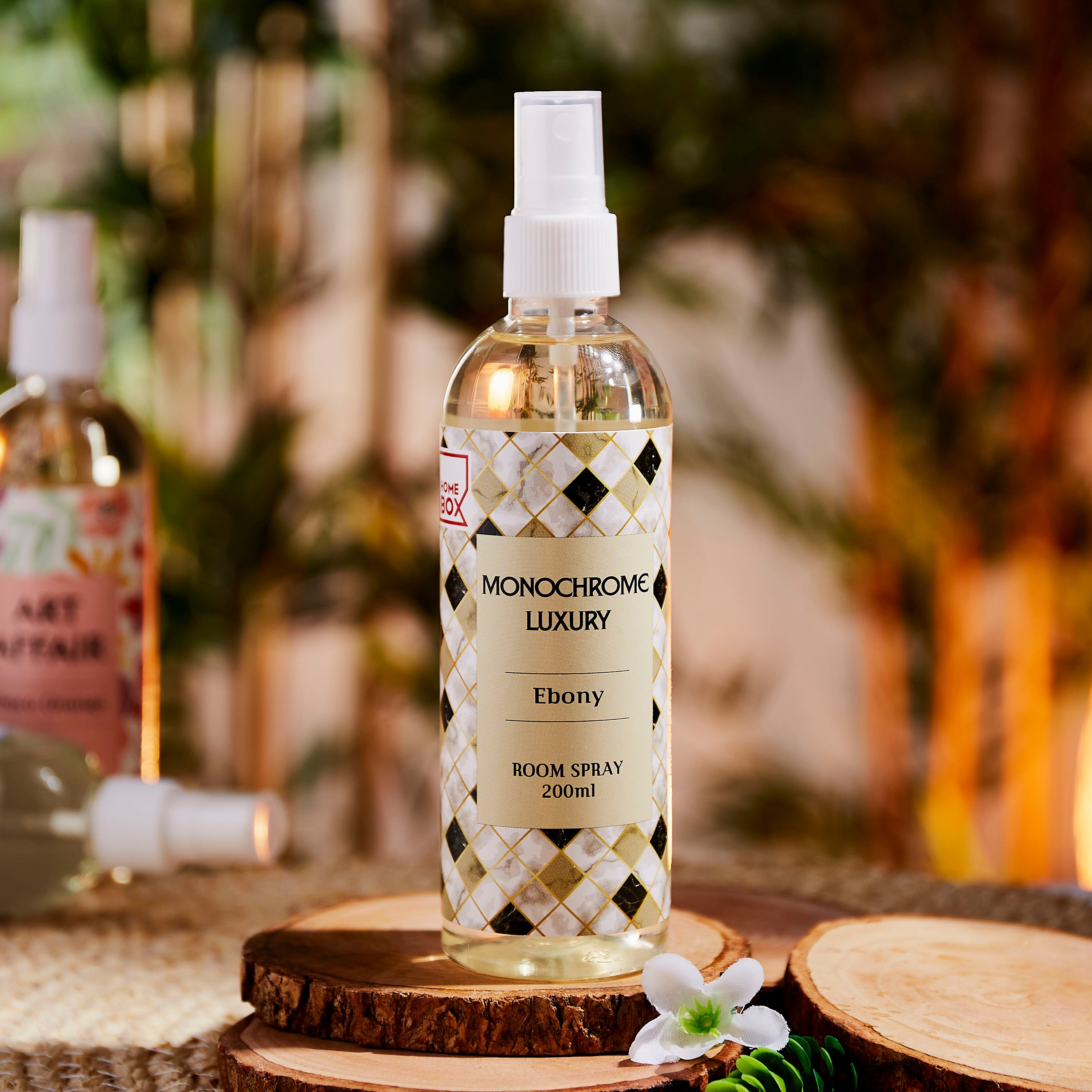 معطر غرف برائحة خشب الأبنوس الفاخر أحادي اللون من زين - 200 مل-hbxdecorandfurnishings-homefragrance-roomfreshnersandaromamist-image-1