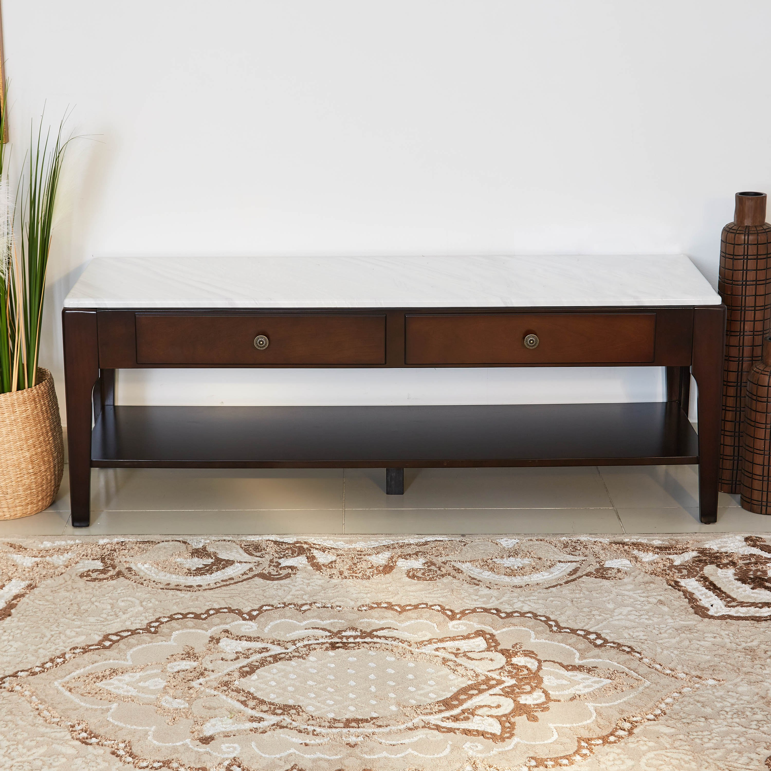 وحدة تلفاز منخفضة للأجهزة حتى 65 بوصة من بيتون-hbxlivingroom-mediaunitsandstorage-tvunits-image-2