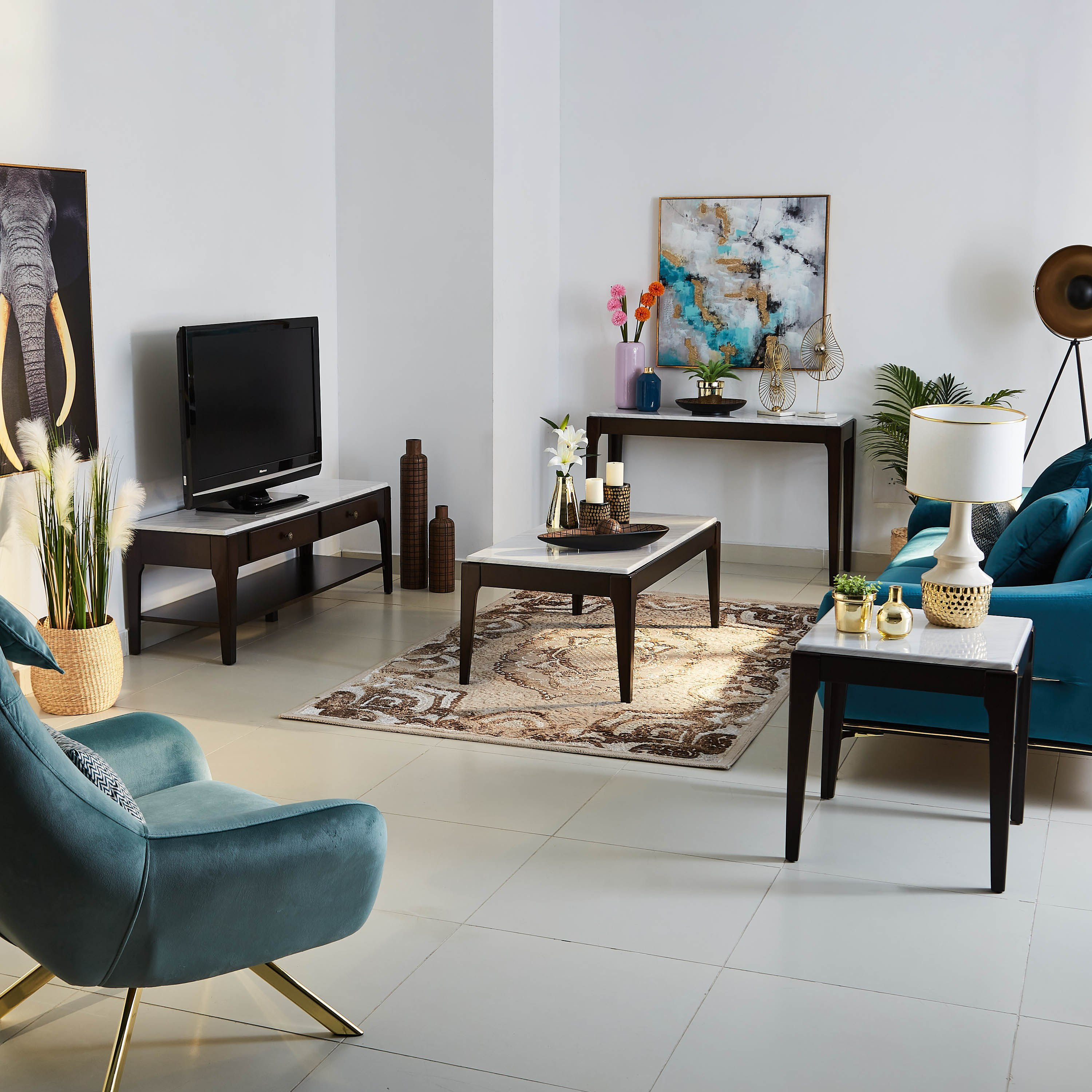وحدة تلفاز منخفضة للأجهزة حتى 65 بوصة من بيتون-hbxlivingroom-mediaunitsandstorage-tvunits-image-7