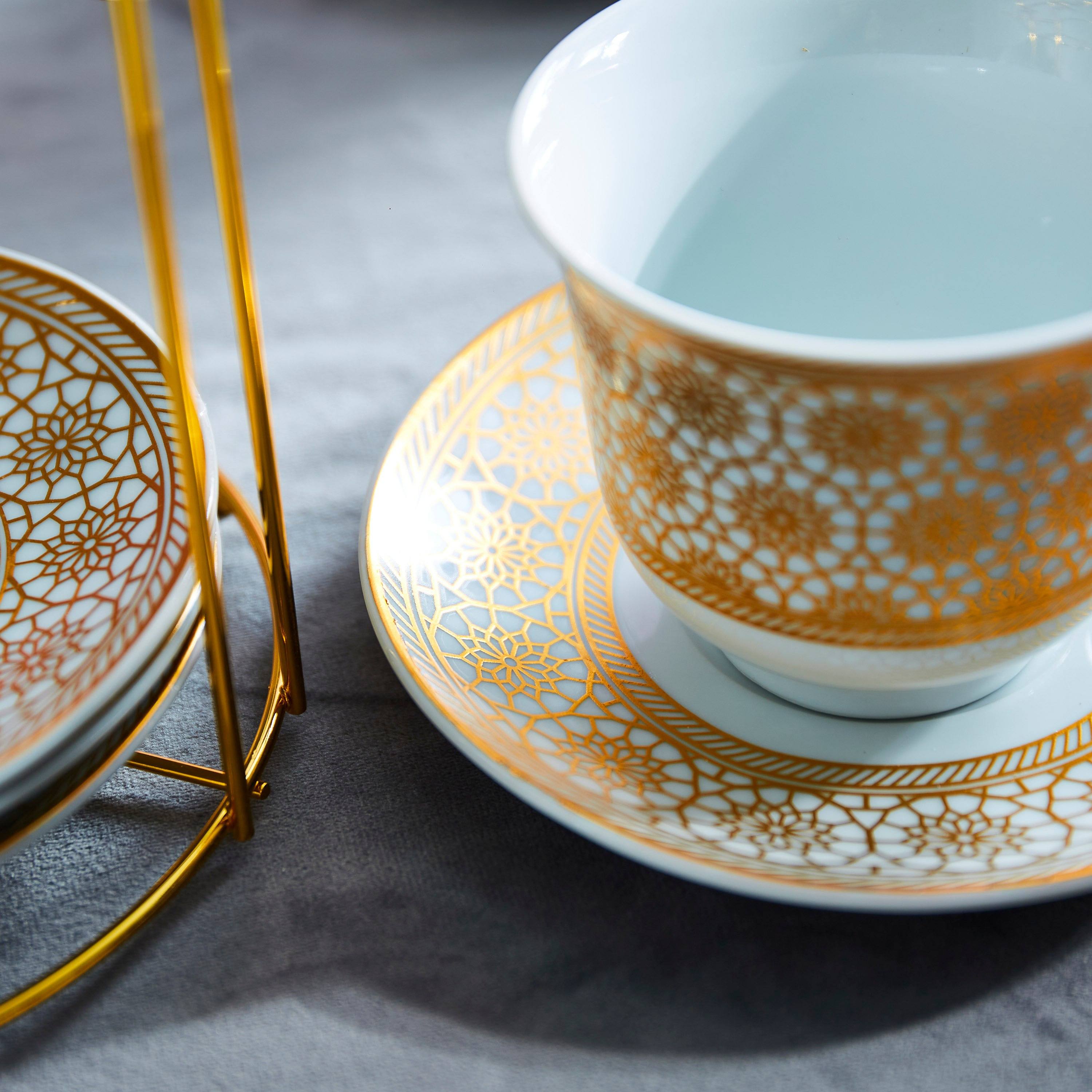 طقم شاي مع حامل من مشربية - 15 قطعة-hbxhomeware-diningandtabletop-coffeeandteasets-image-4