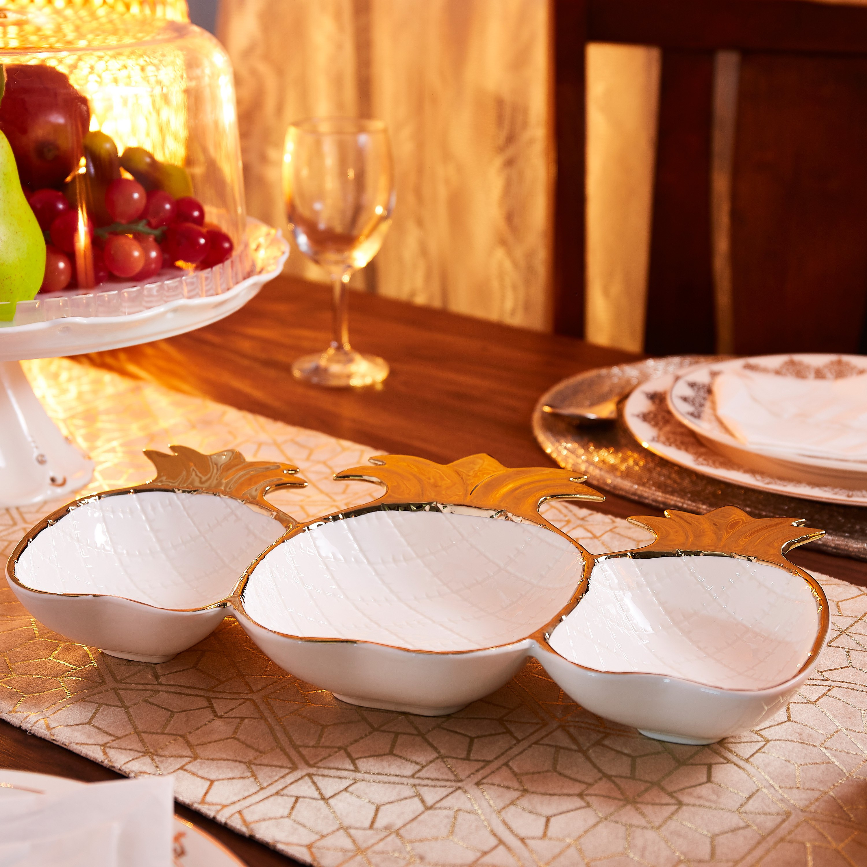 طبق بتصميم أناناس مكون من 3 أقسام - 33x19 سم-hbxdecorandfurnishings-tabletop-serveware-image-2