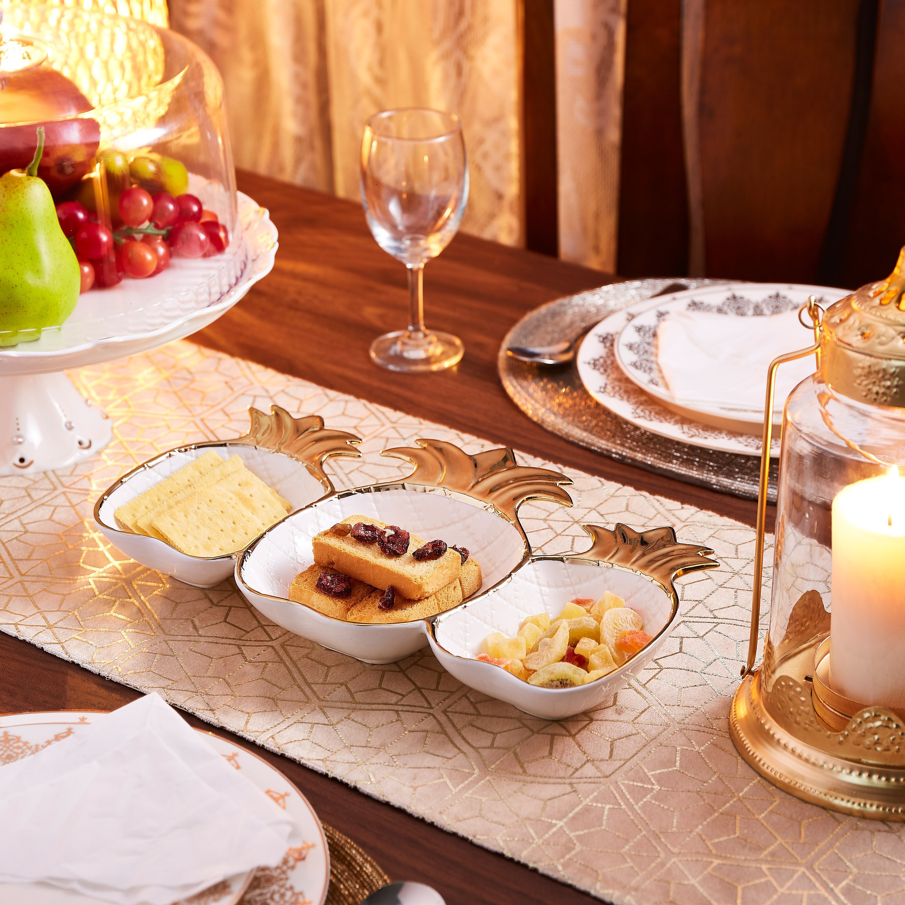 طبق بتصميم أناناس مكون من 3 أقسام - 33x19 سم-hbxdecorandfurnishings-tabletop-serveware-image-4