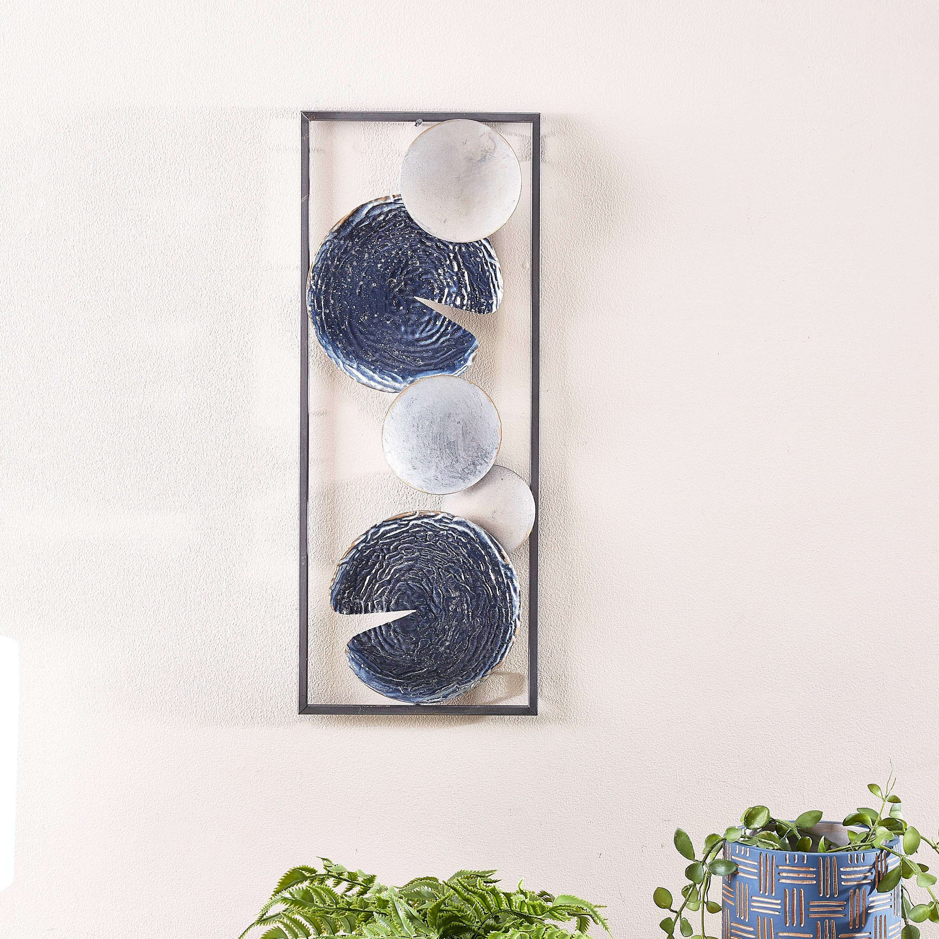 زينة حائط مؤطرة لدوائر معدنية من آريس-hbxdiningroom-walldecor-wallart-image-2