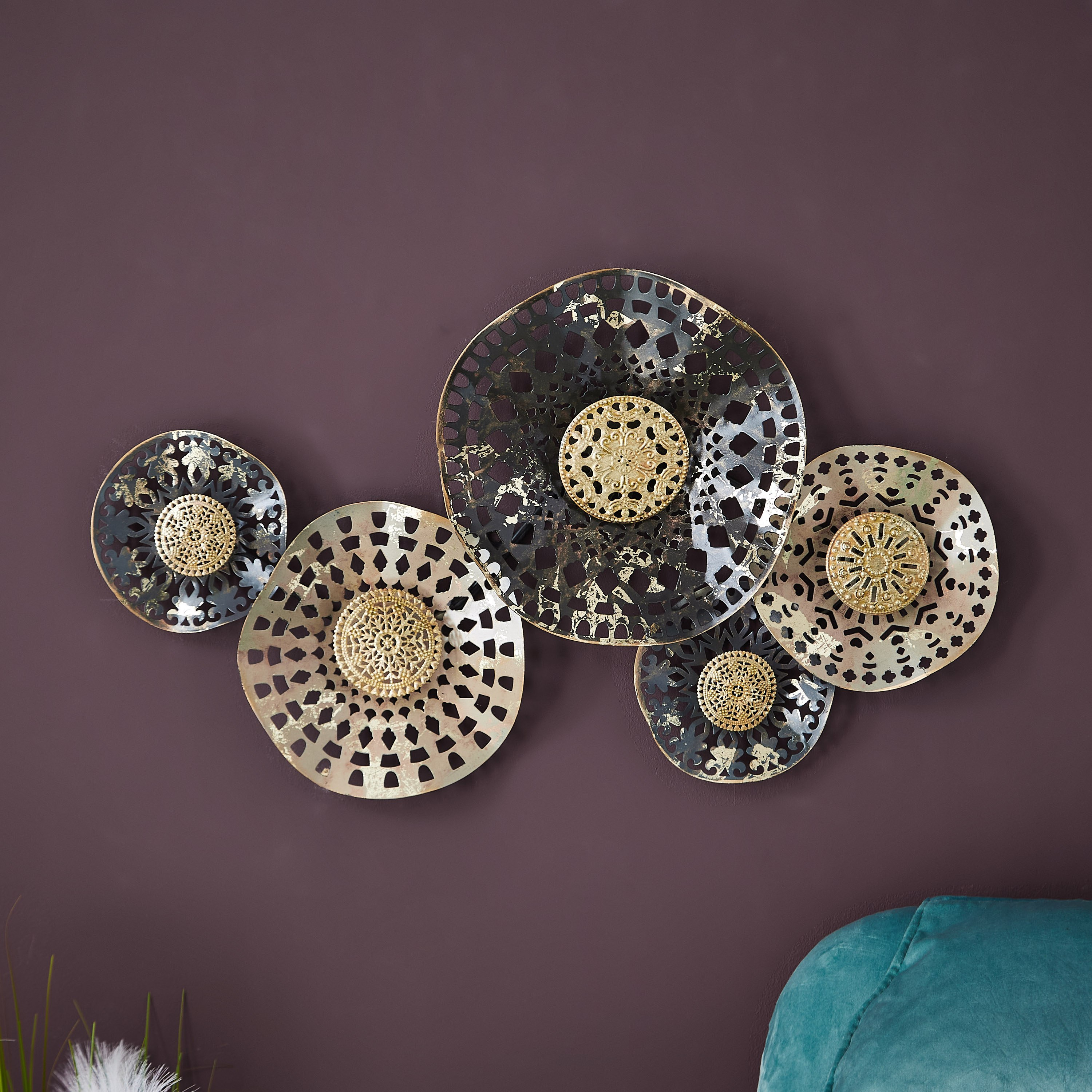 زينة حائط بدوائر معدنية من آريس-hbxdiningroom-walldecor-wallart-image-1