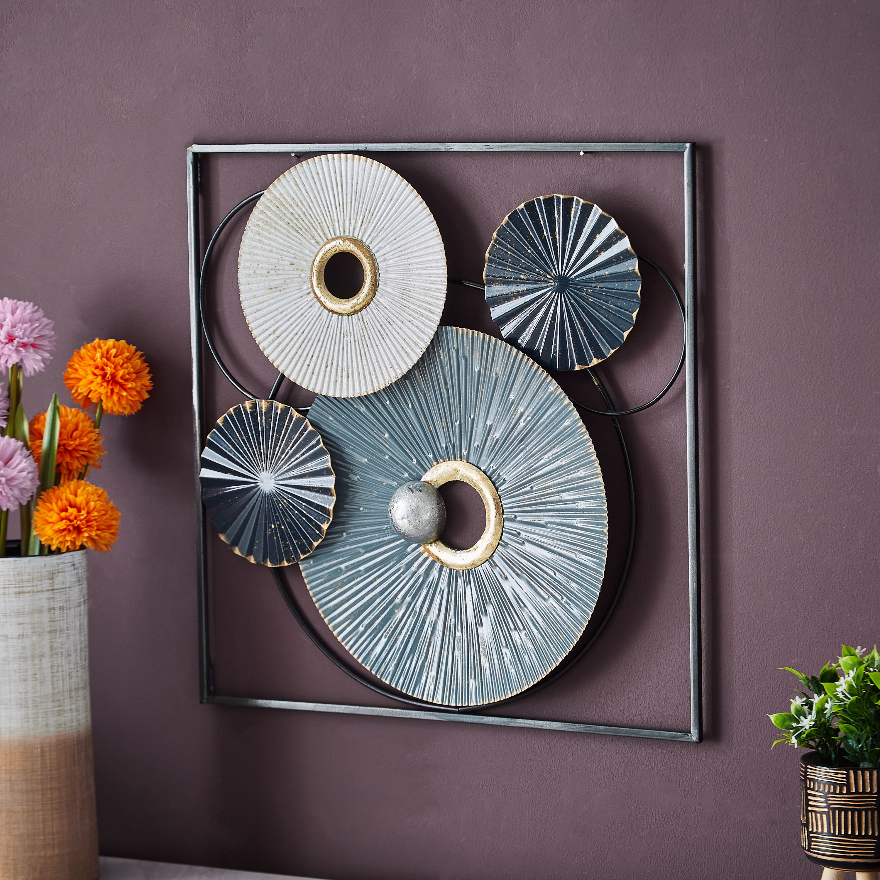 لوحة حائط مؤطرة على شكل دوائر معدنية من آريس-hbxdiningroom-walldecor-wallart-image-2