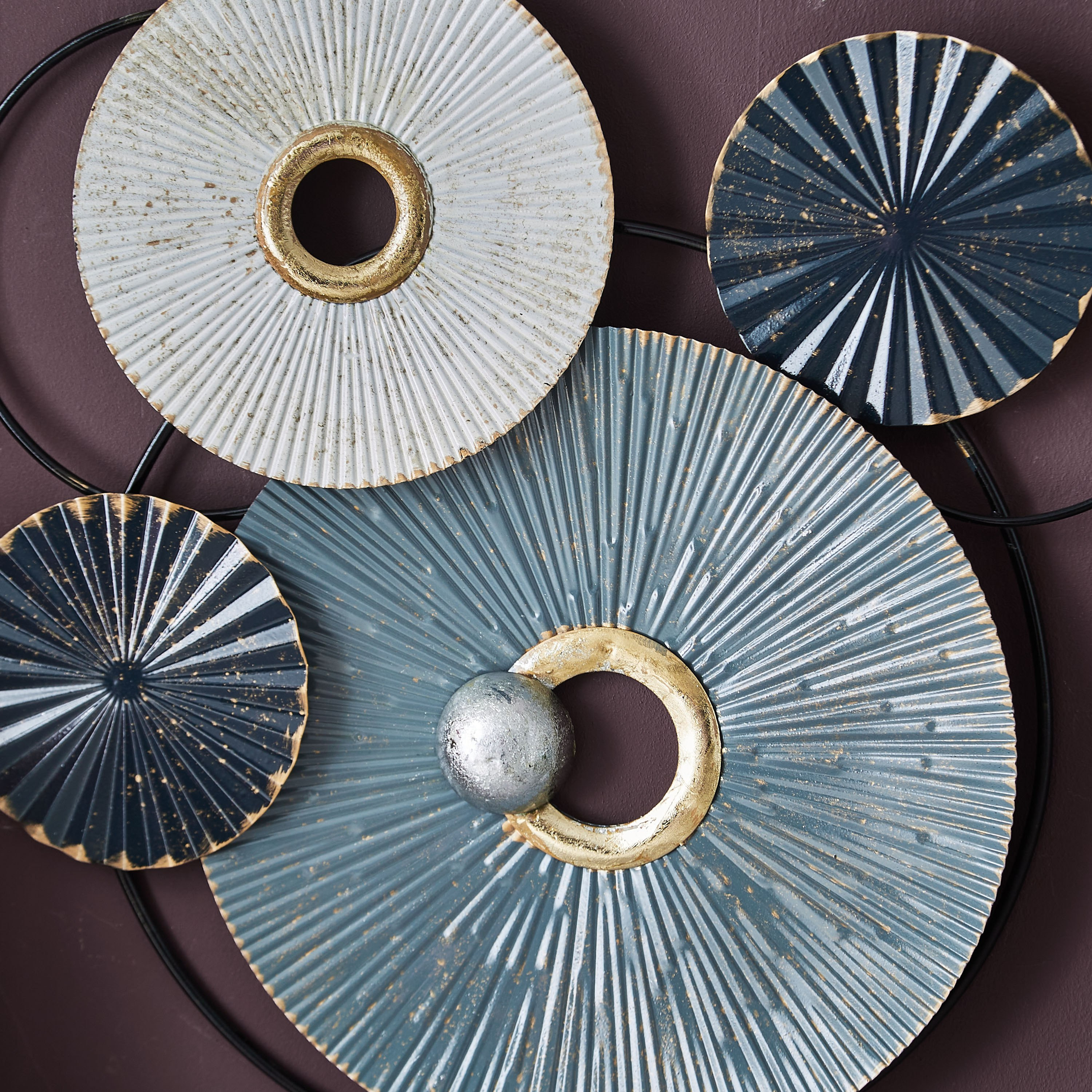 لوحة حائط مؤطرة على شكل دوائر معدنية من آريس-hbxdiningroom-walldecor-wallart-image-3