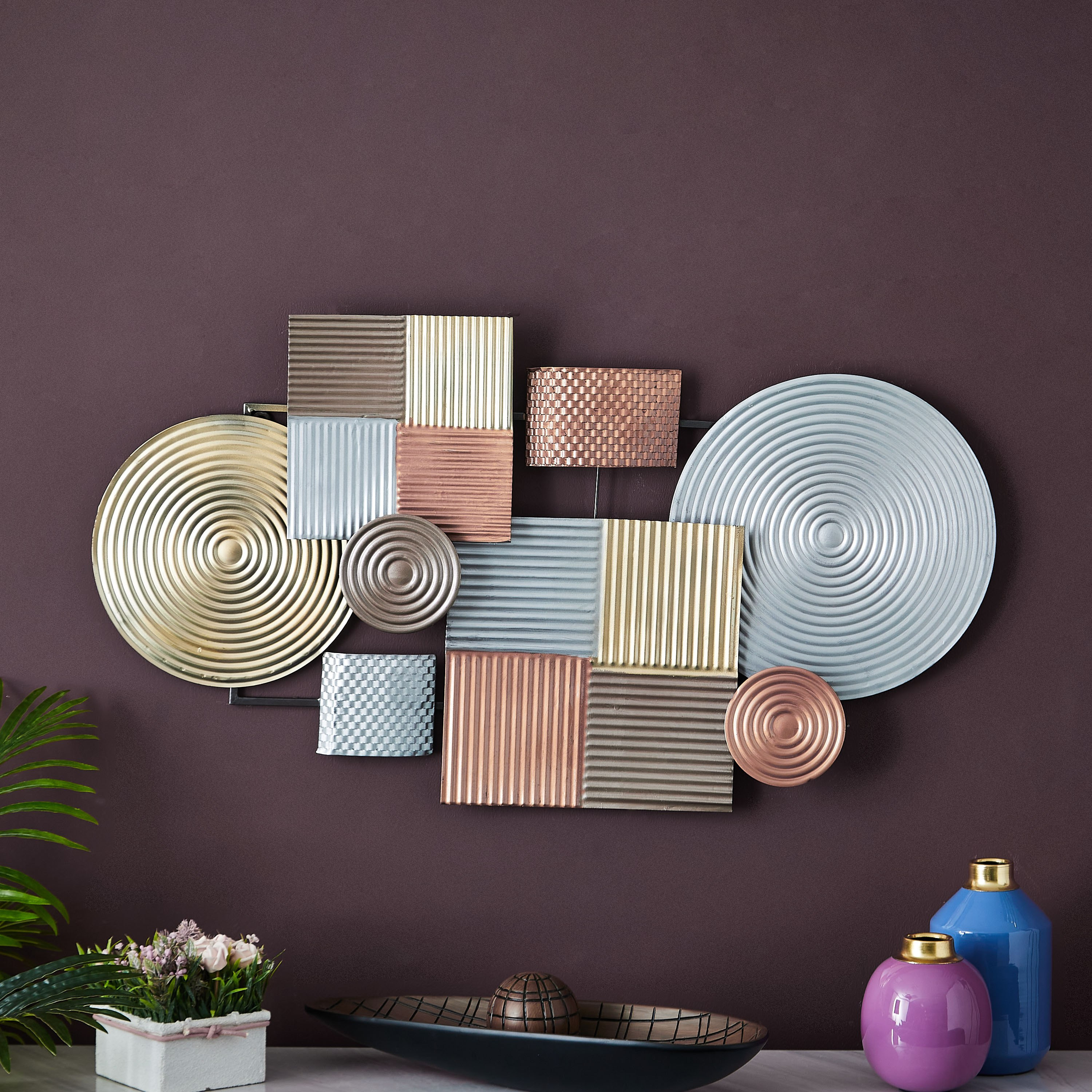زينة حائط معدنية بتصاميم مستديرة ومربعة من آريس-hbxdiningroom-walldecor-wallart-image-1