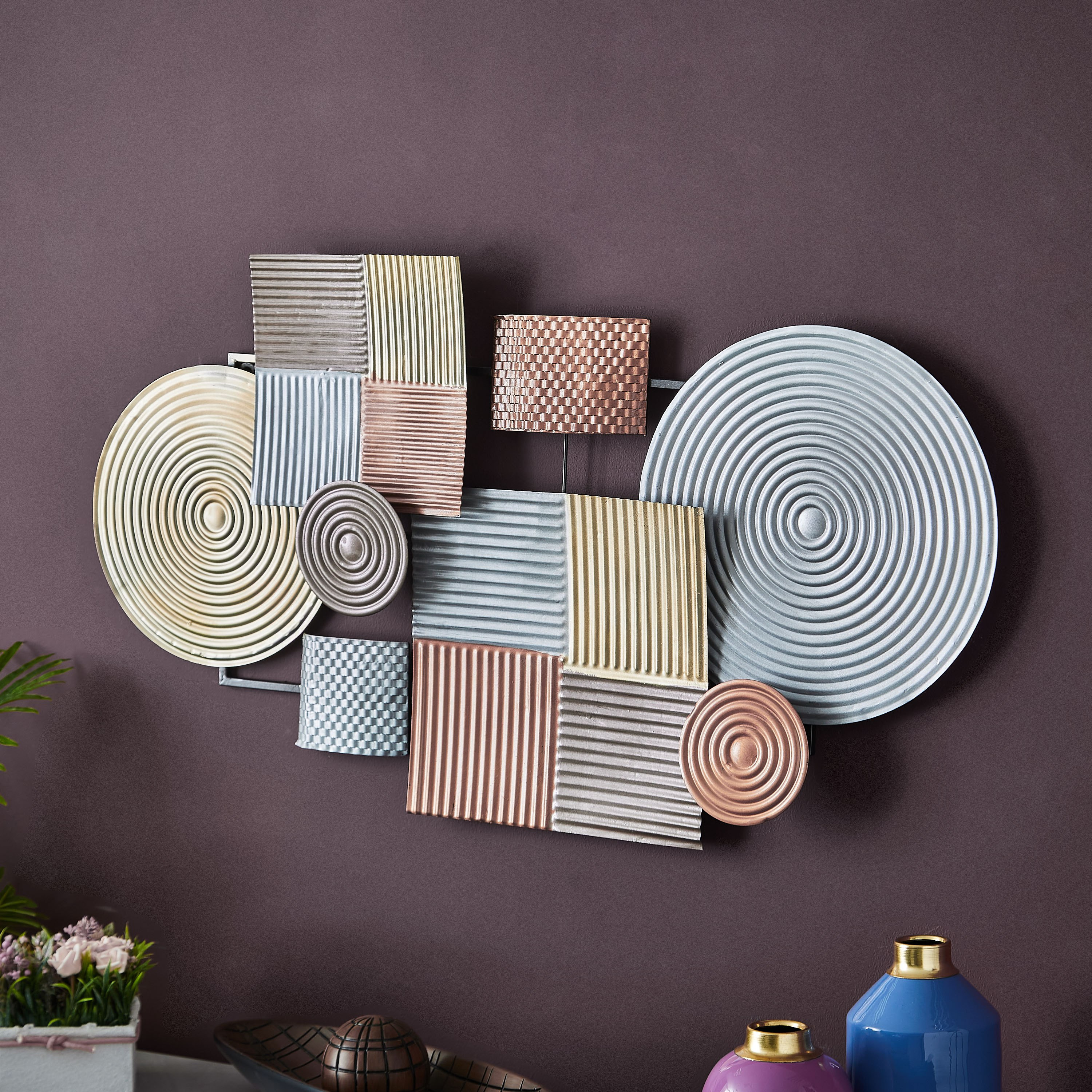 زينة حائط معدنية بتصاميم مستديرة ومربعة من آريس-hbxdiningroom-walldecor-wallart-image-2