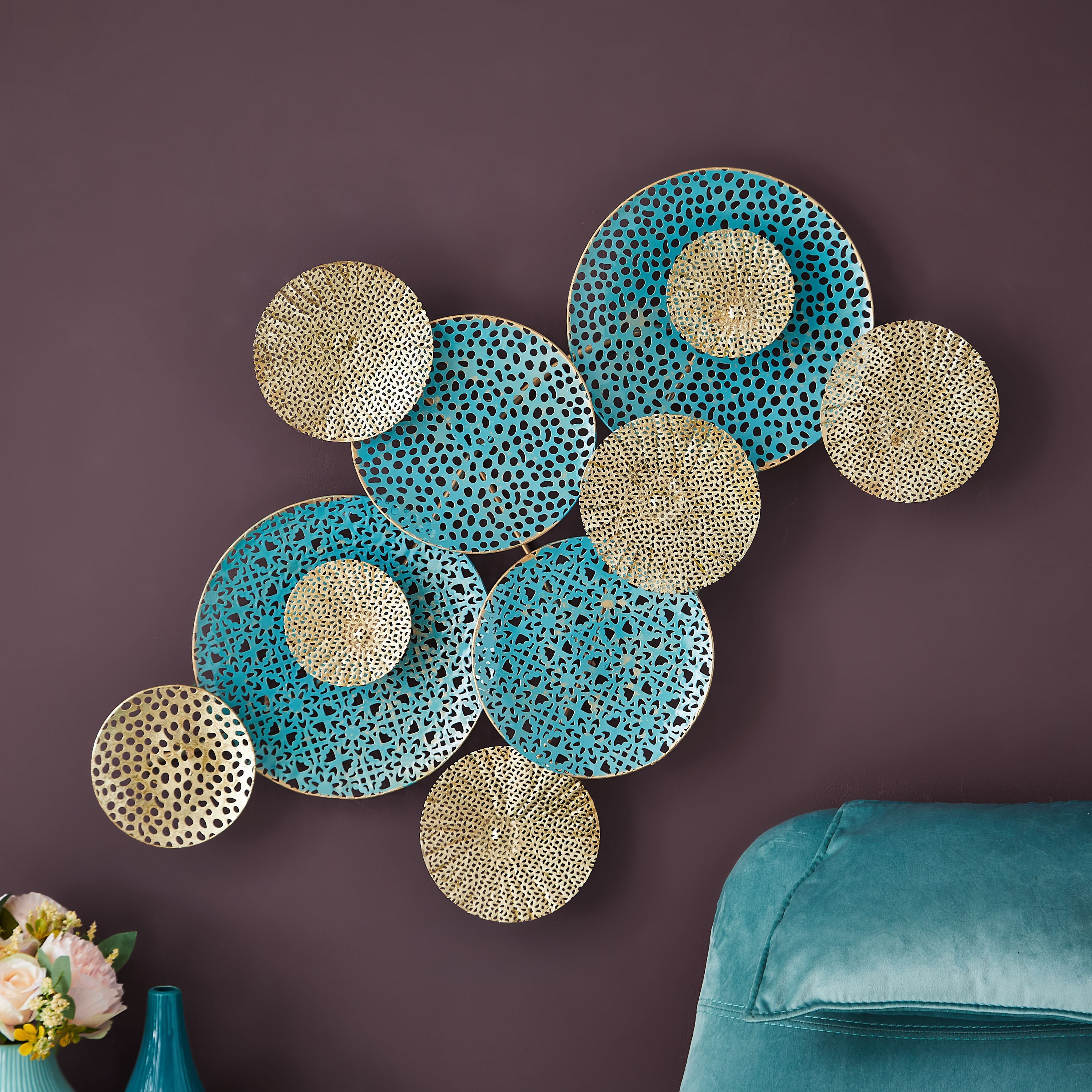 زينة حائط مستديرة معدنية من آريس-hbxdiningroom-walldecor-wallart-image-1