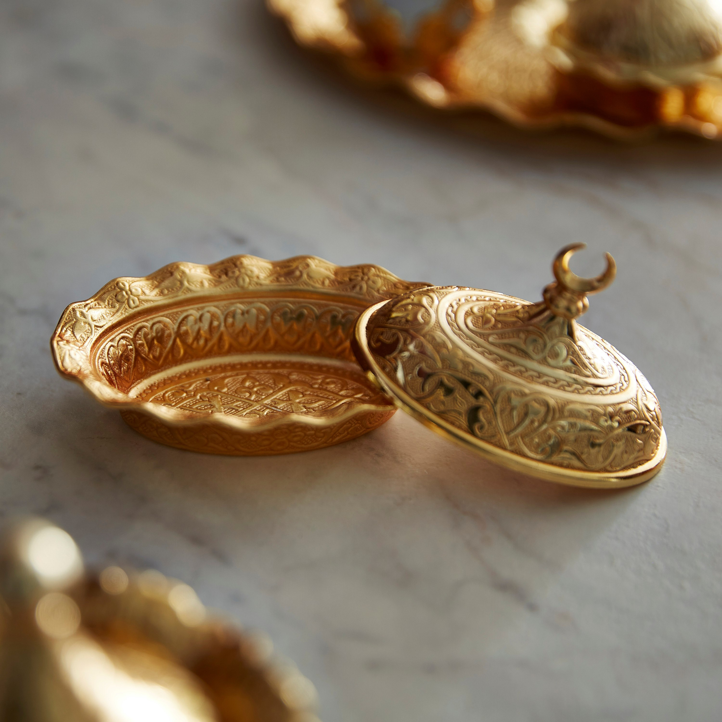وعاء ديلايت بغطاء من جراسيا - 2x2 سم-hbxdecorandfurnishings-tabletop-serveware-image-1
