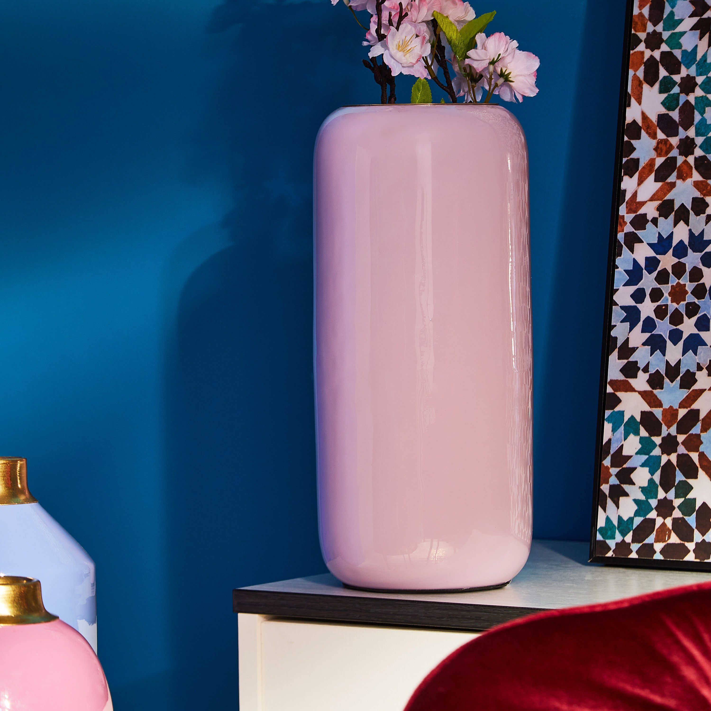مزهرية ورد معدنية من آفرين-hbxbedroom-decorandaccessories-vases-image-1