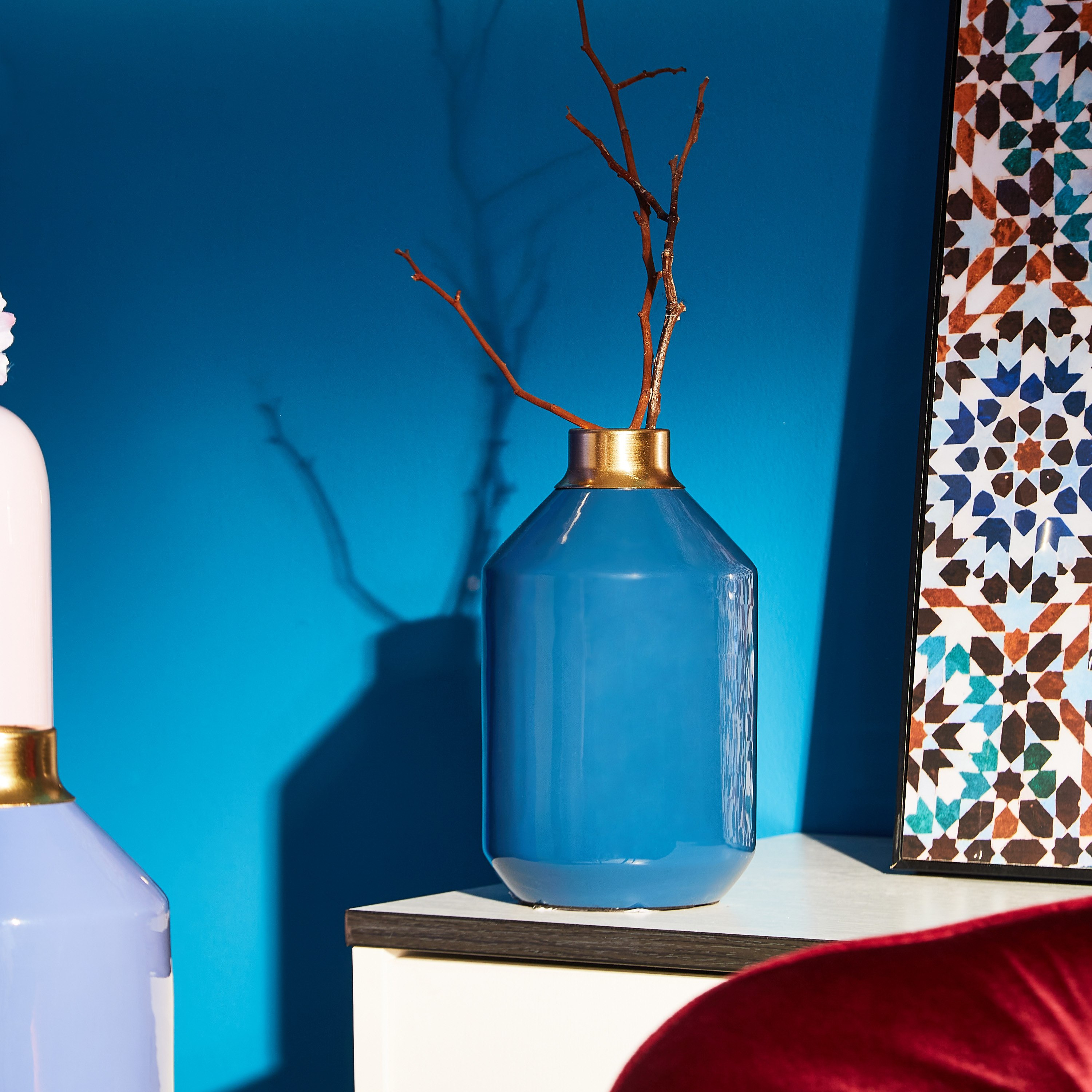 مزهرية ورد معدنية من آفرين - صغيرة-hbxbedroom-decorandaccessories-vases-image-1
