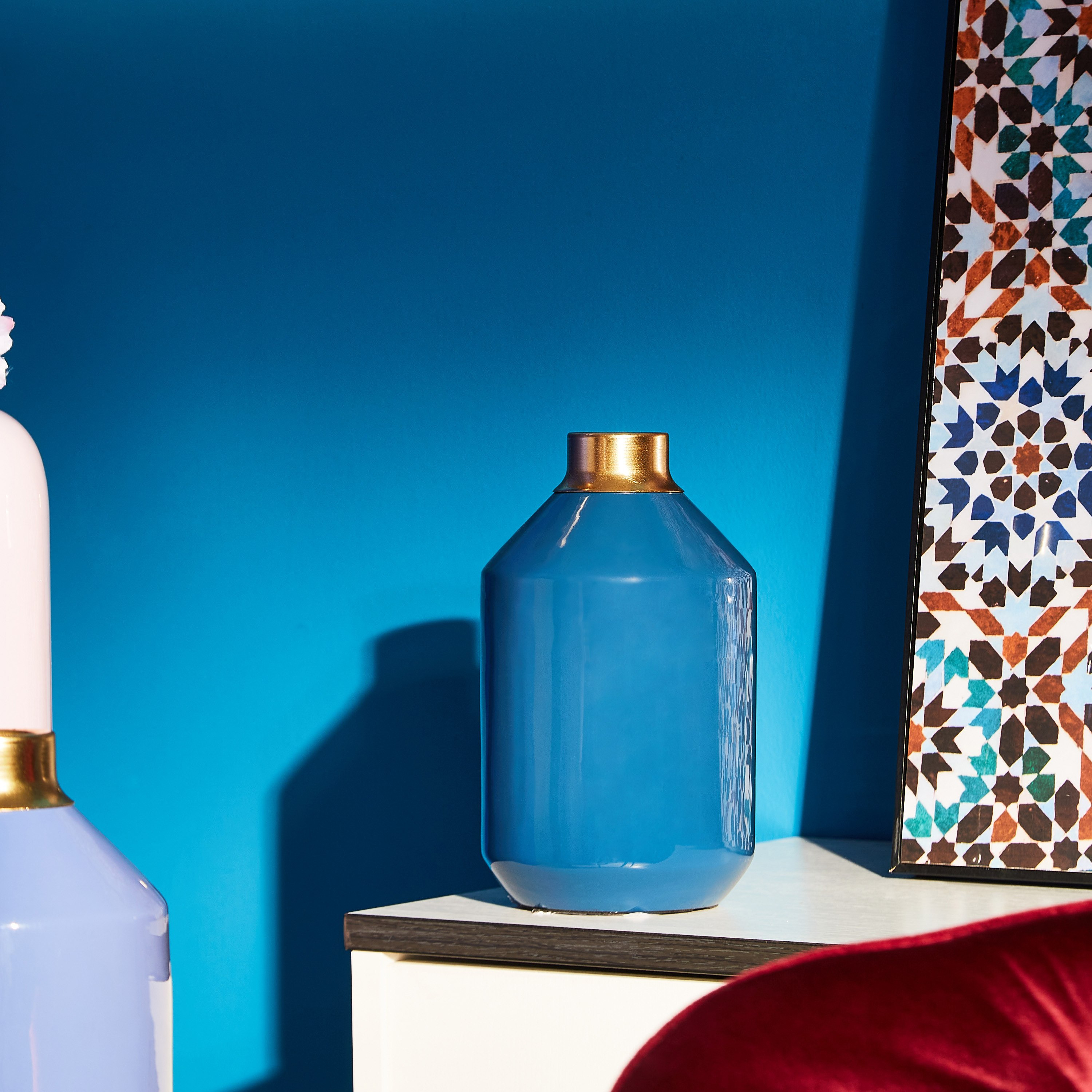 مزهرية ورد معدنية من آفرين - صغيرة-hbxbedroom-decorandaccessories-vases-image-2
