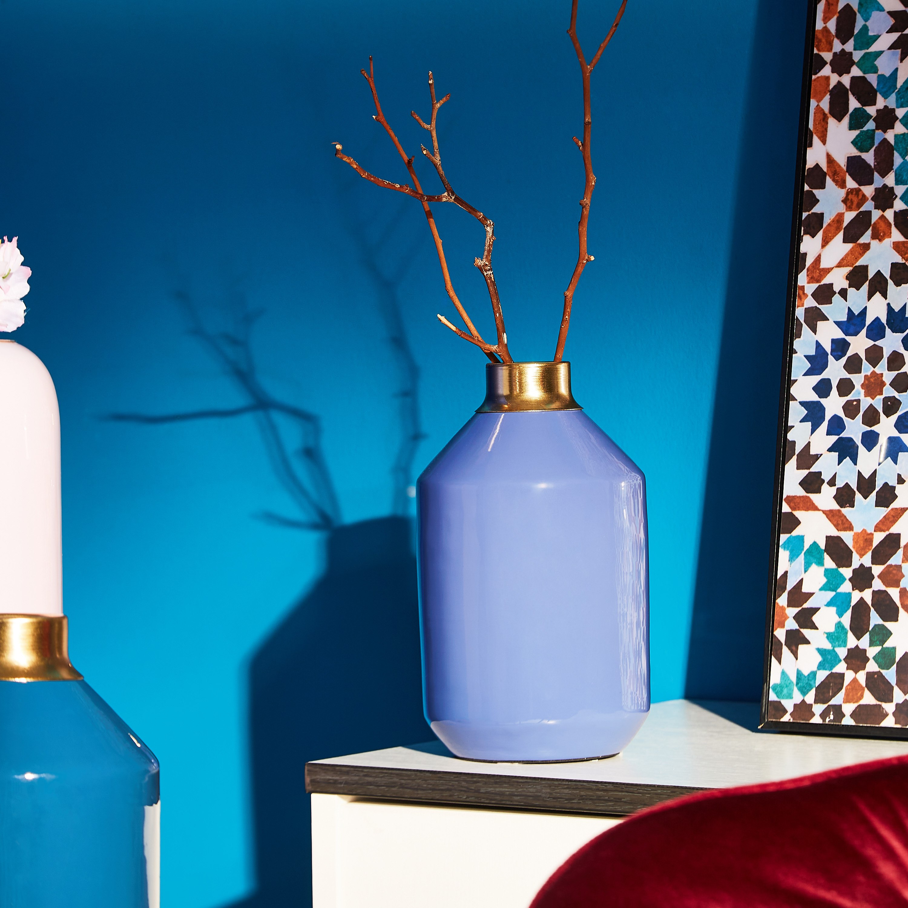 مزهرية ورد معدنية من آفرين - صغيرة-hbxbedroom-decorandaccessories-vases-image-1