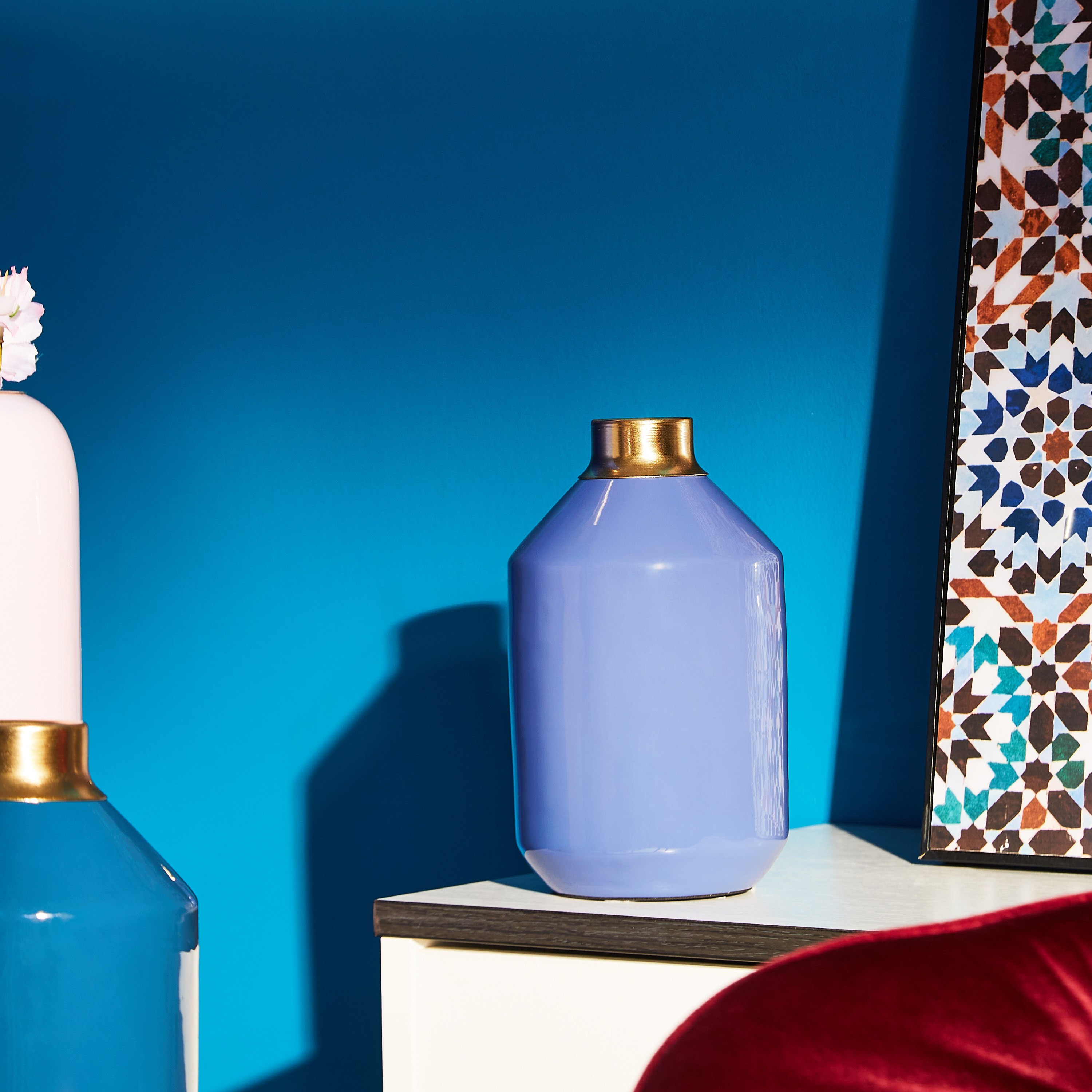 مزهرية ورد معدنية من آفرين - صغيرة-hbxbedroom-decorandaccessories-vases-image-2