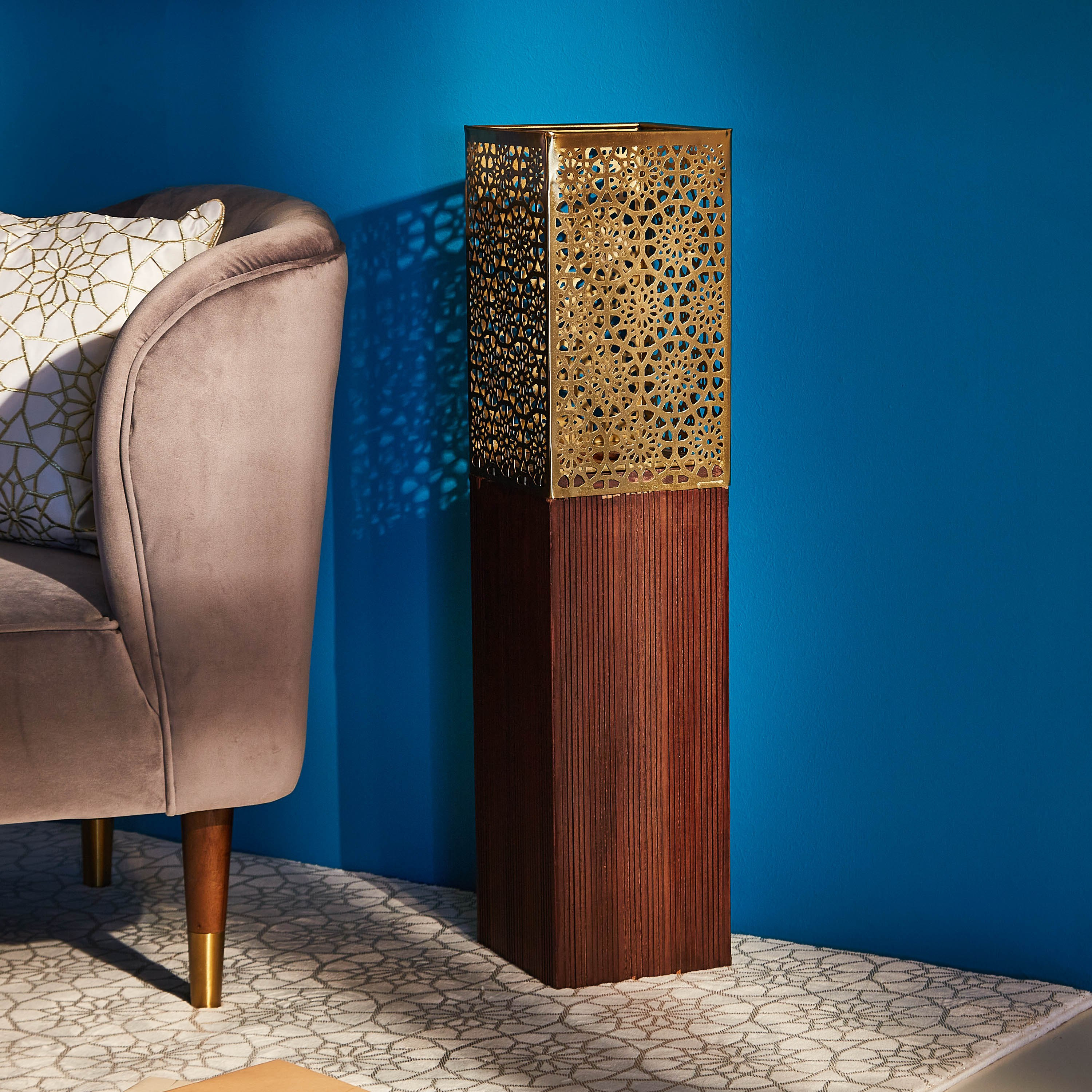 حامل شموع للأرضيات من الخشب والمعدن كالين من مشربية أفرين - 85 سم-hbxlivingroom-decorandaccessories-candleholders-image-1