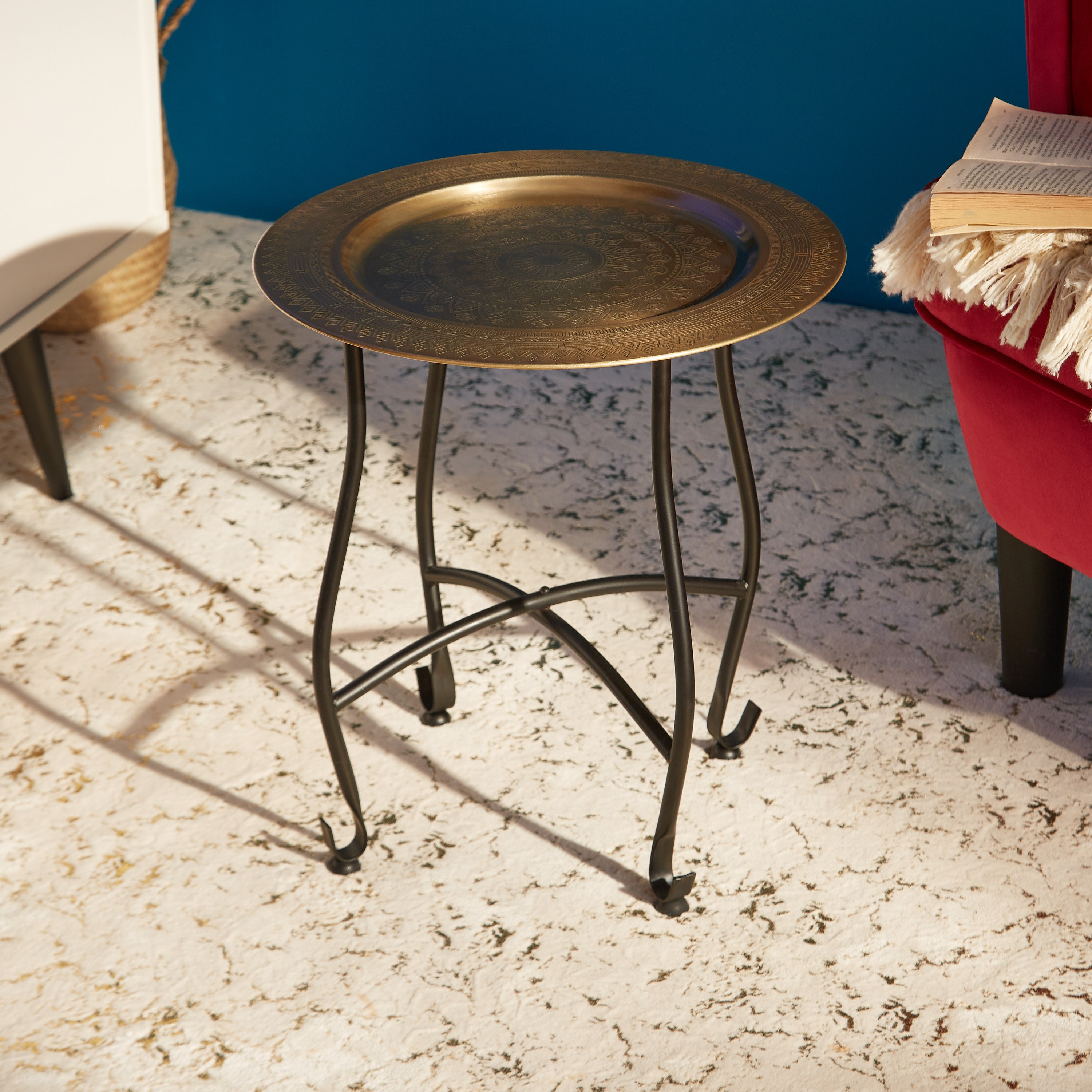 طاولة مغربيّة معدنيّة بتصميم محفور كاليجرافي من أفرين-hbxfurniture-livingroom-endtables-image-1