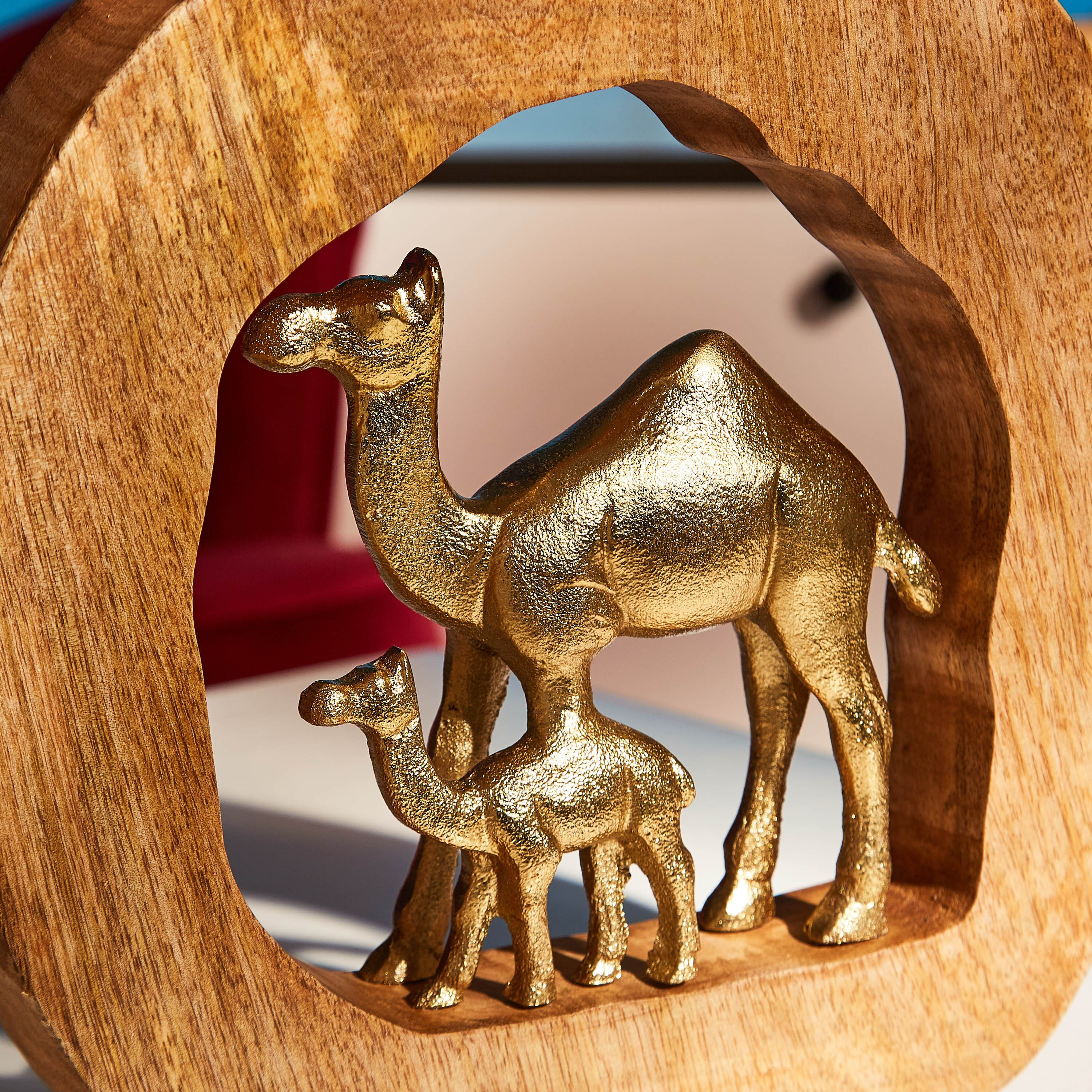 تمثال ناقة وصغيرها من الخشب والمعدن من أفرين-hbxhomeware-homedecor-figurinesandornaments-image-2