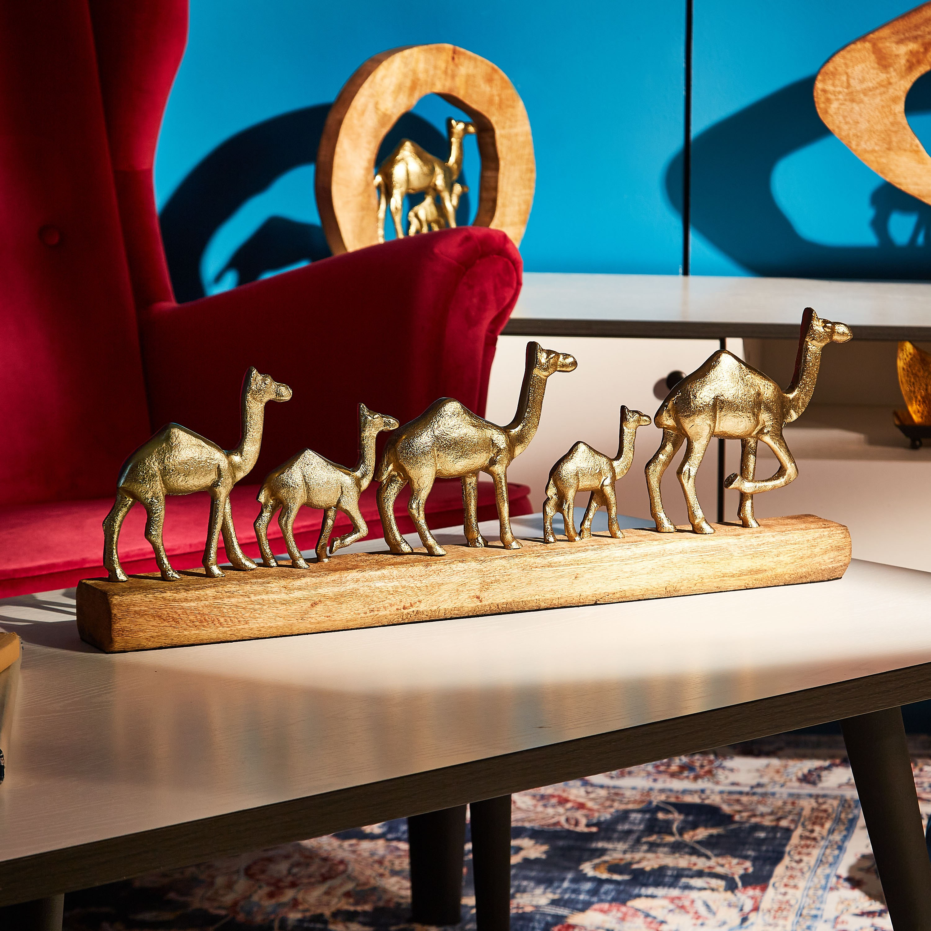 تمثال جمل على جذع خشبي من أفرين-hbxhomeware-homedecor-figurinesandornaments-image-2
