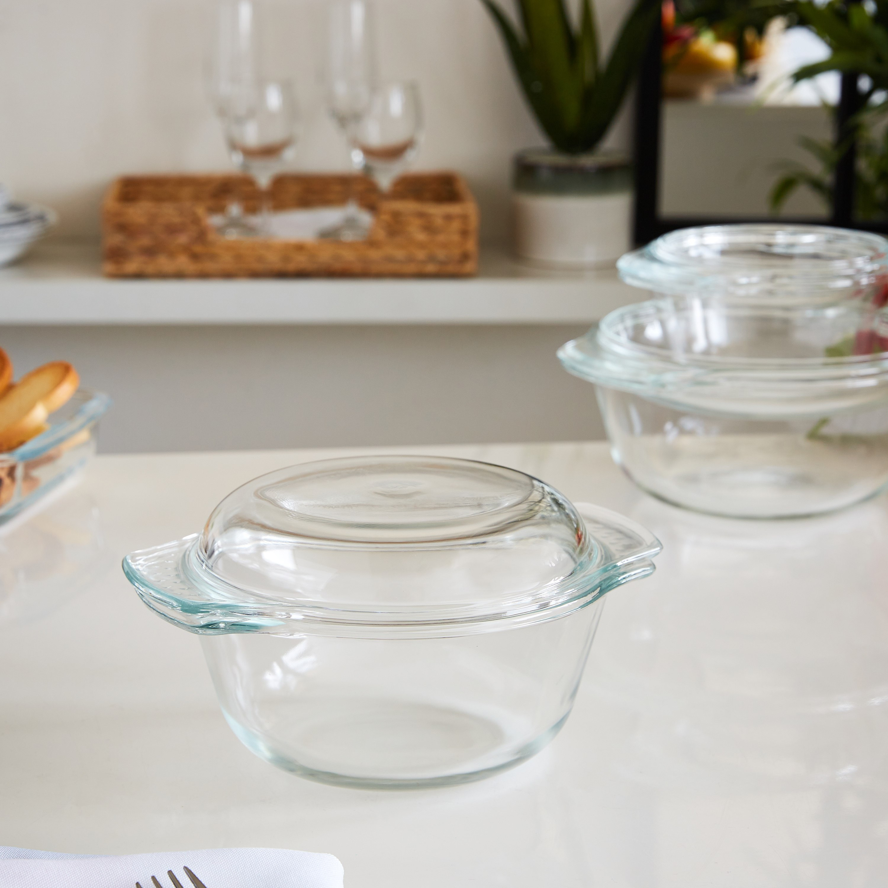 كسرولة بمقبض منقط وغطاء من جراسيا - 1.4 لتر-hbxkitchen-bakeware-image-1