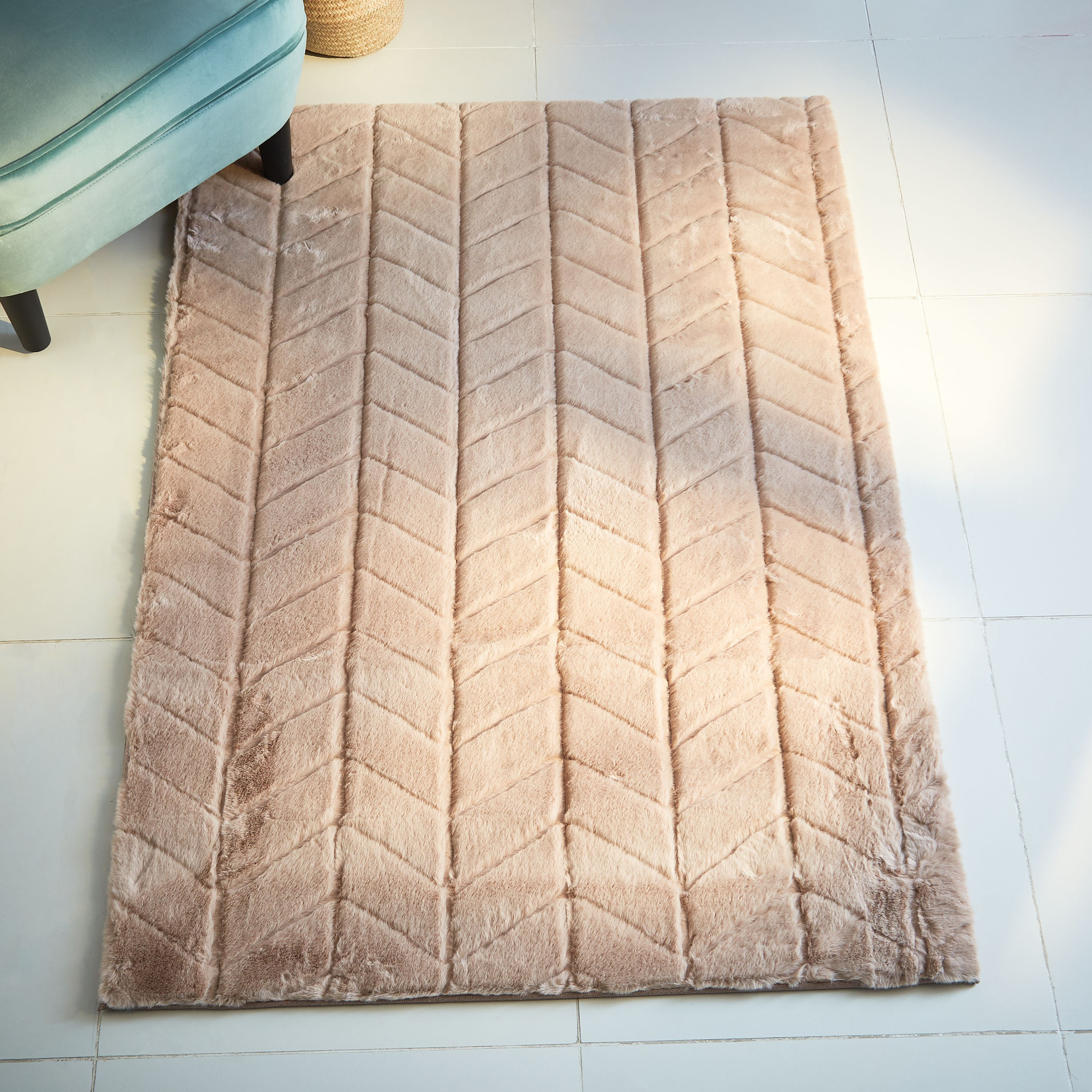 سجادة فرو أرنب منقوشة من تاهسي - 110x160 سم-hbxdecorandfurnishings-floorcoverings-rugs-image-1