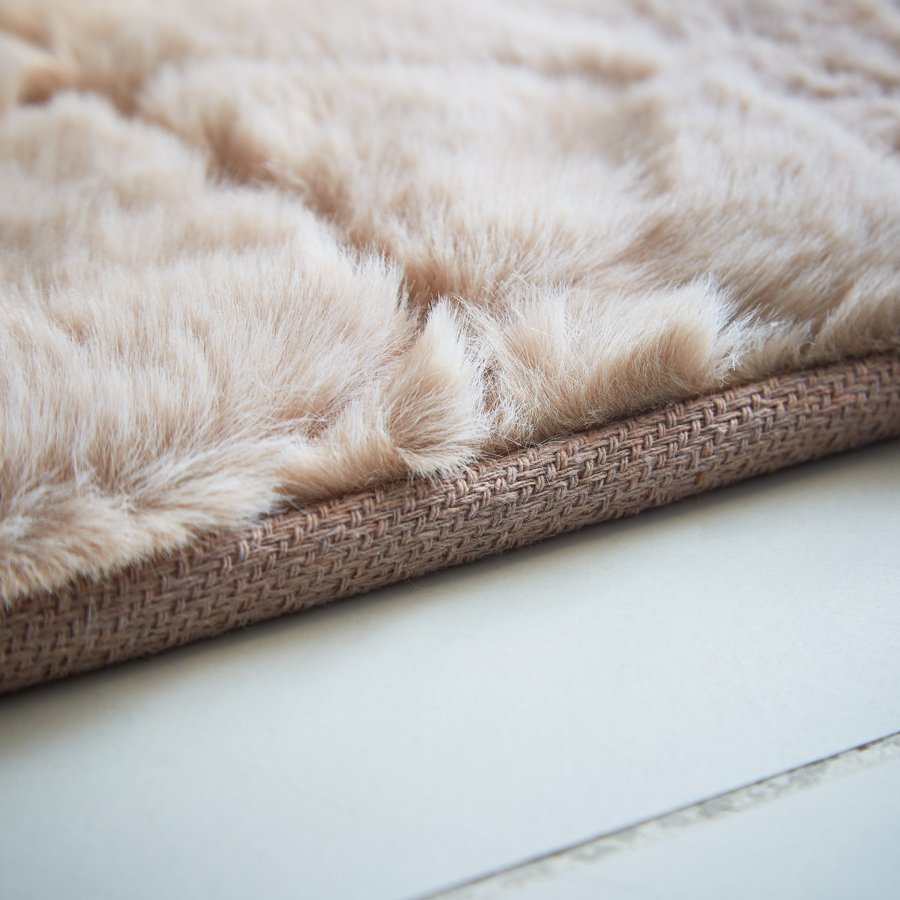 سجادة فرو أرنب منقوشة من تاهسي - 110x160 سم-hbxdecorandfurnishings-floorcoverings-rugs-image-3