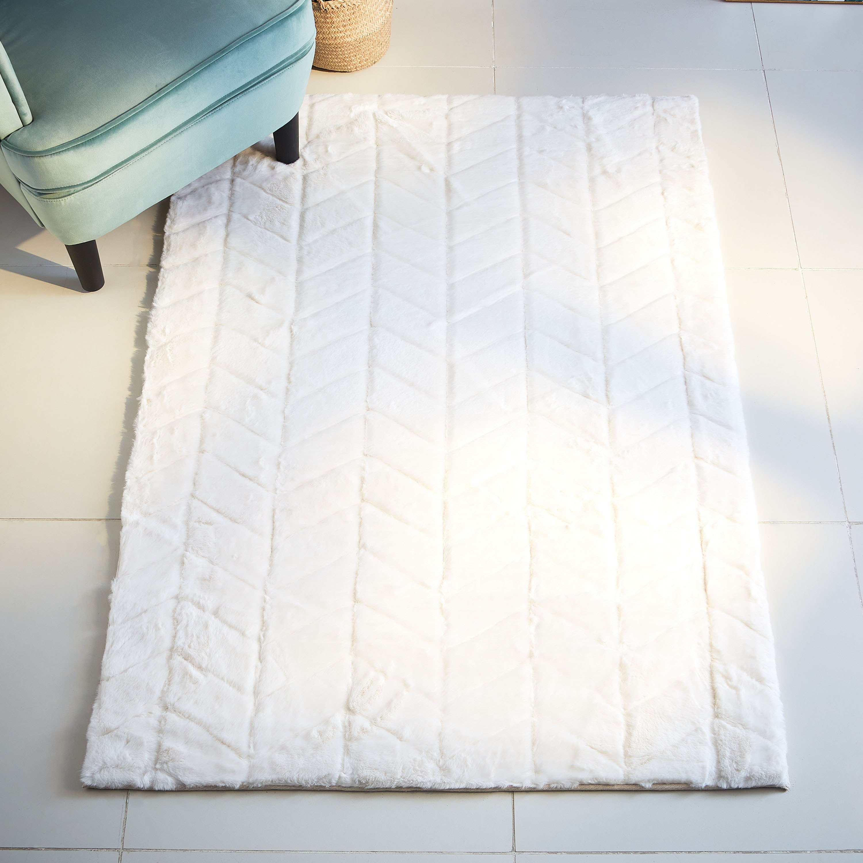 Tahsy Chevron Embossed Rabbit Fur Rug - 110x160 cm-hbxdecorandfurnishings-floorcoverings-rugs-image-1